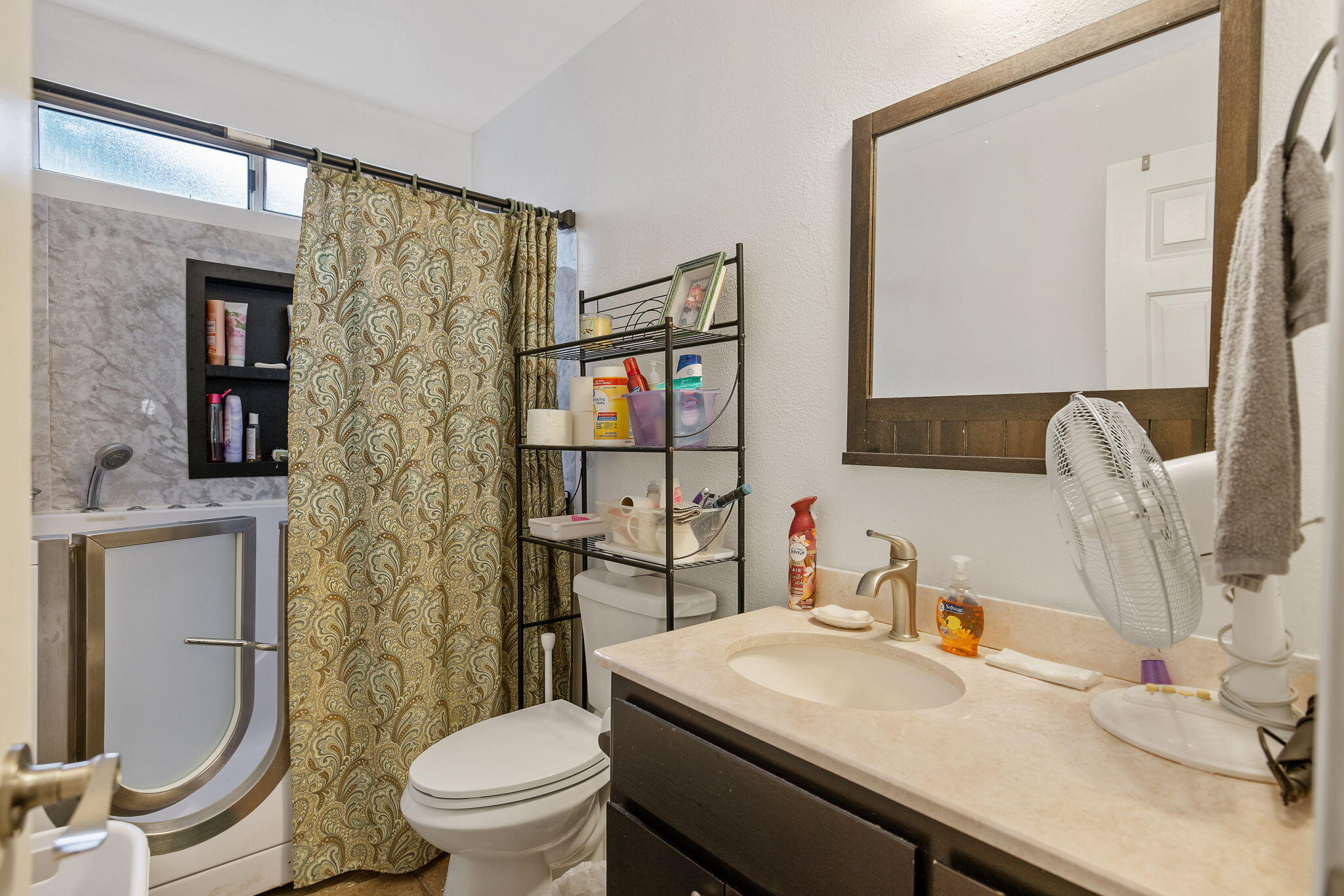 606 N Orange Ave, Exeter, CA 93221