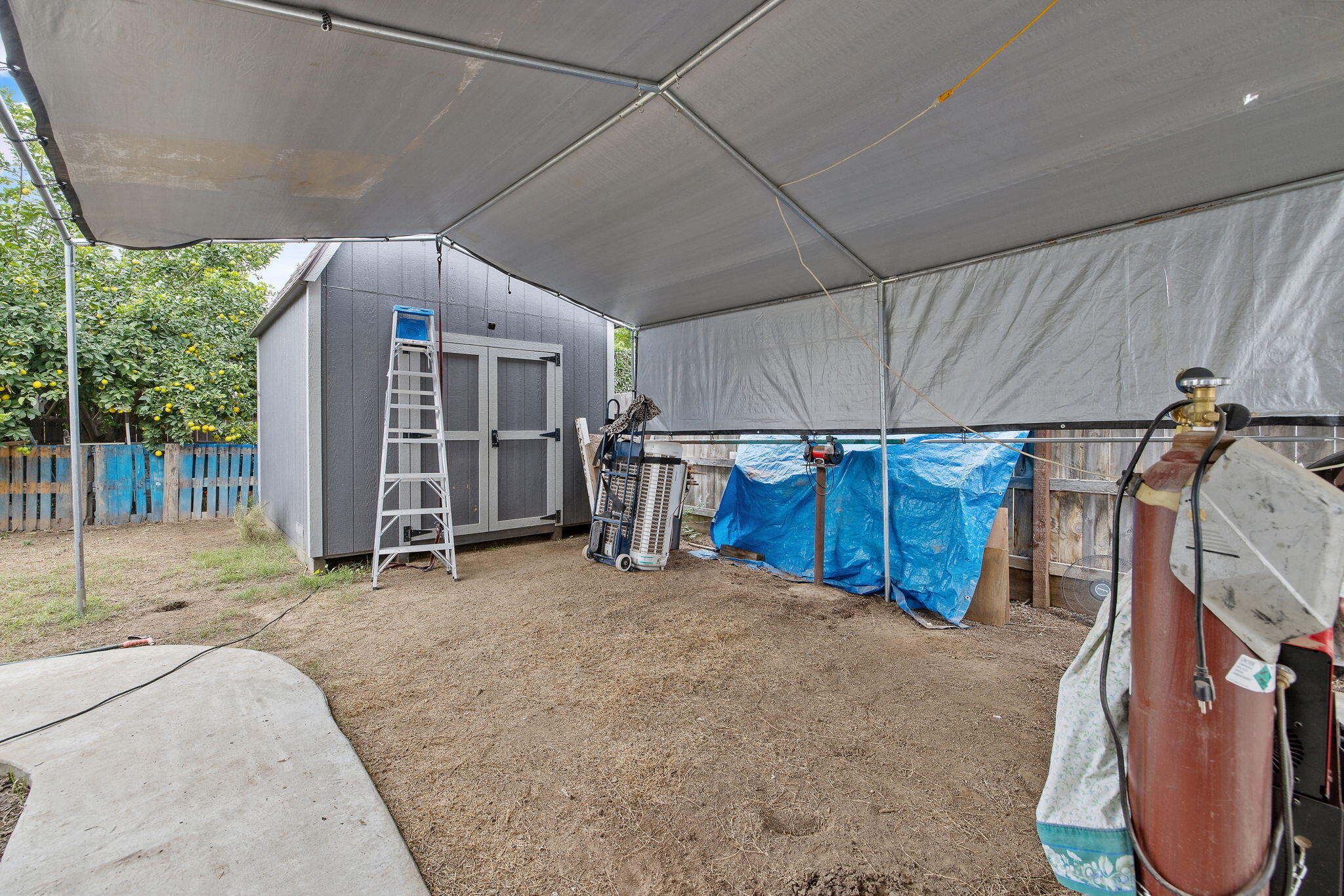 606 N Orange Ave, Exeter, CA 93221