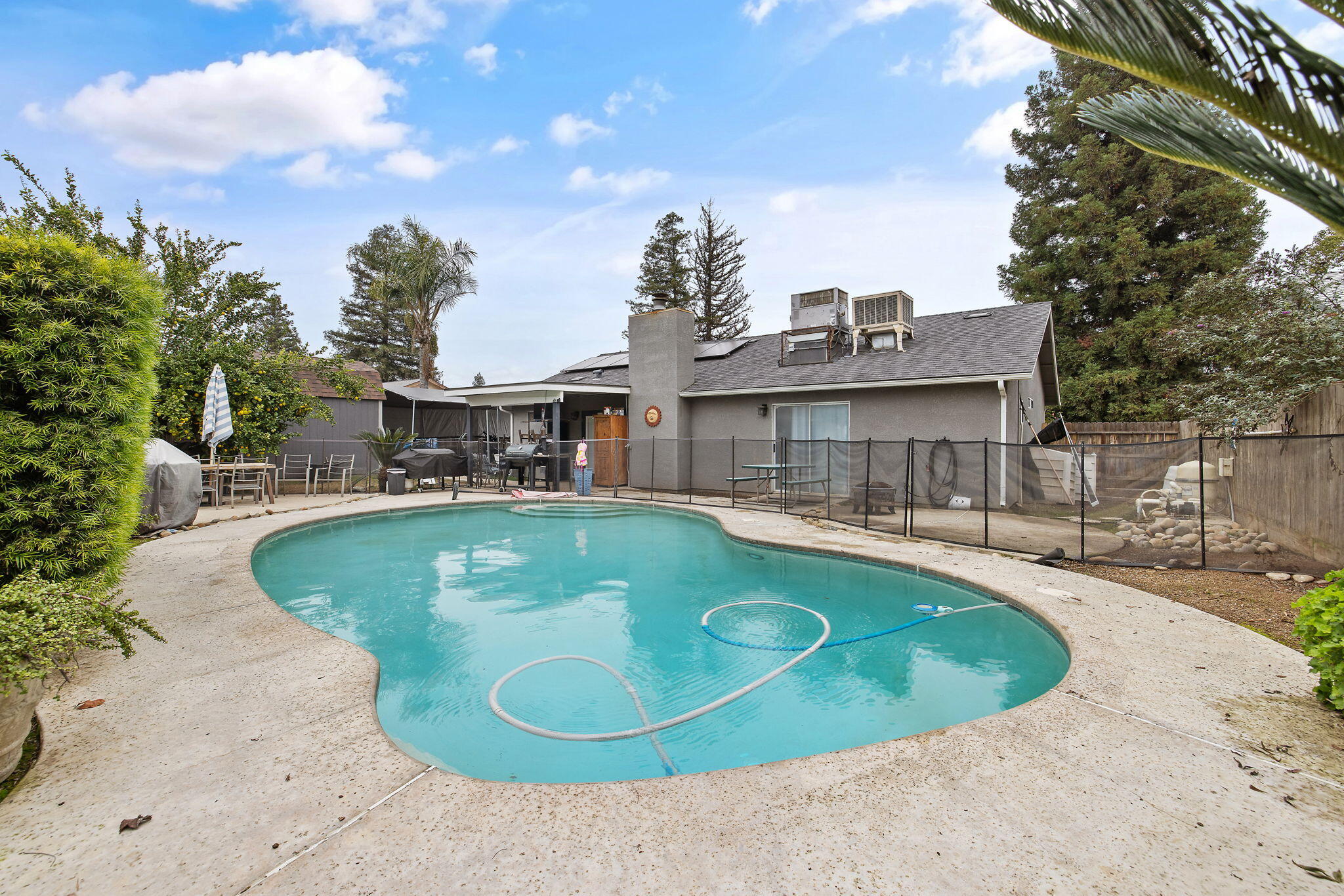 606 N Orange Ave, Exeter, CA 93221