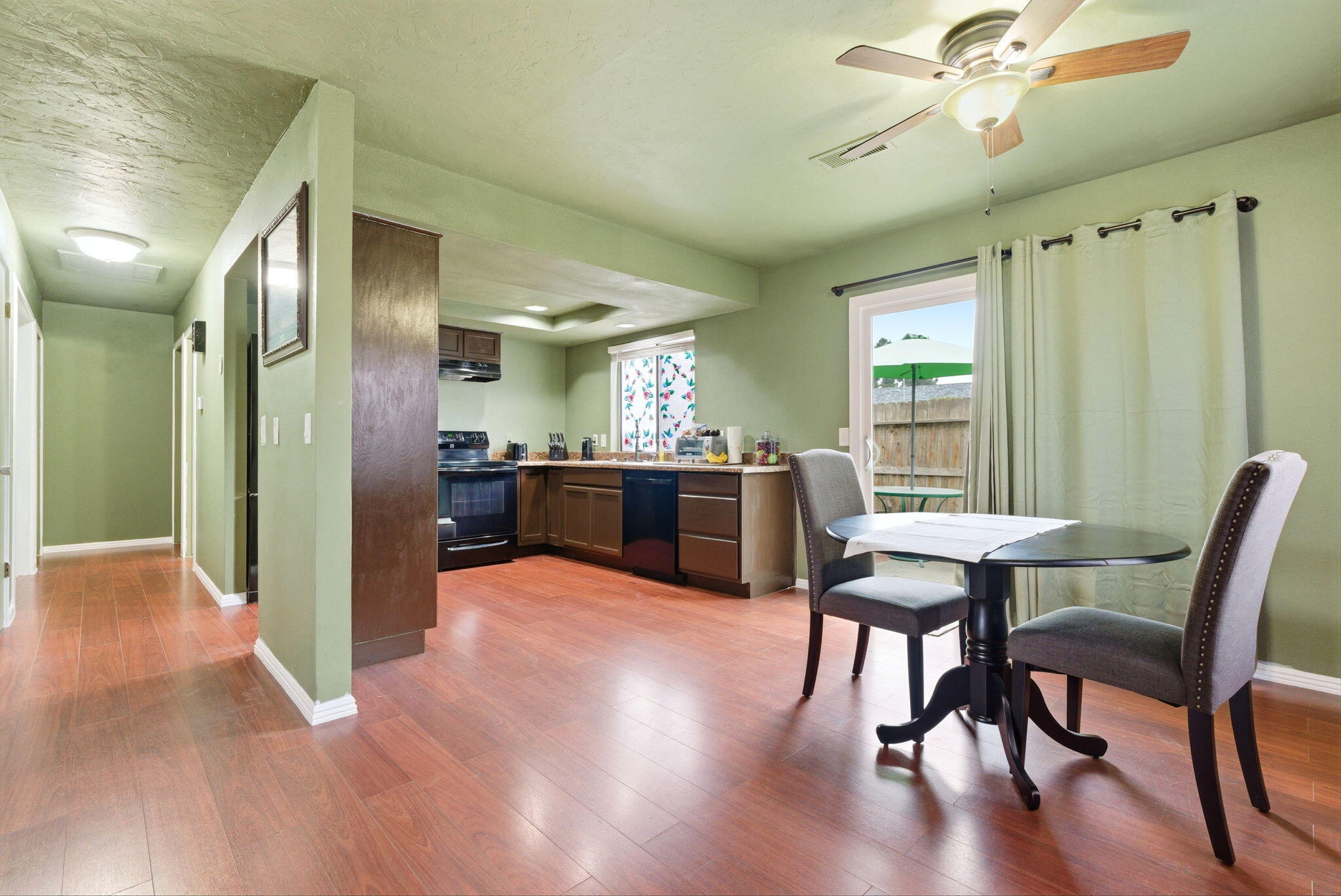 1836 E Vassar Dr, Visalia, CA 93292