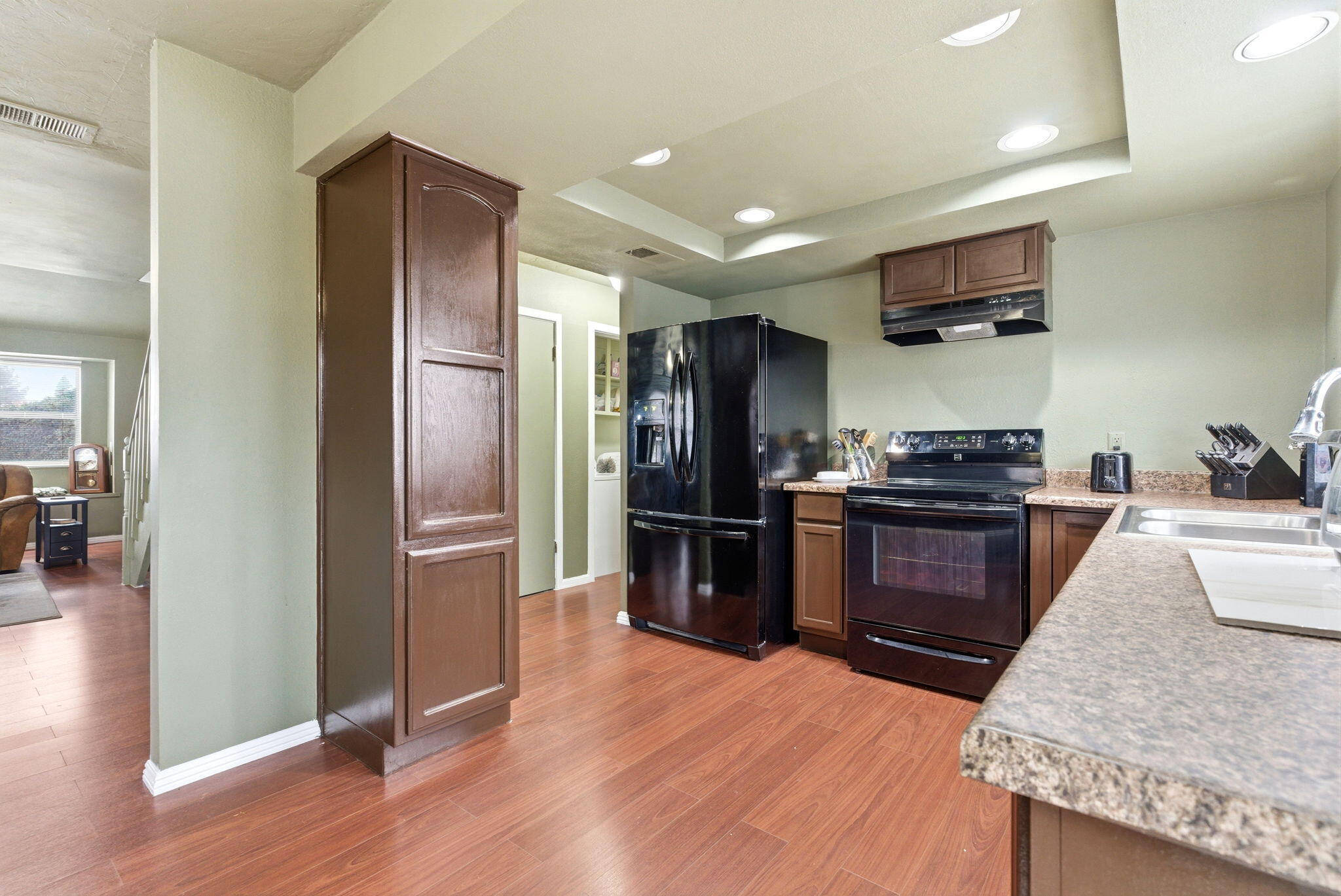 1836 E Vassar Dr, Visalia, CA 93292