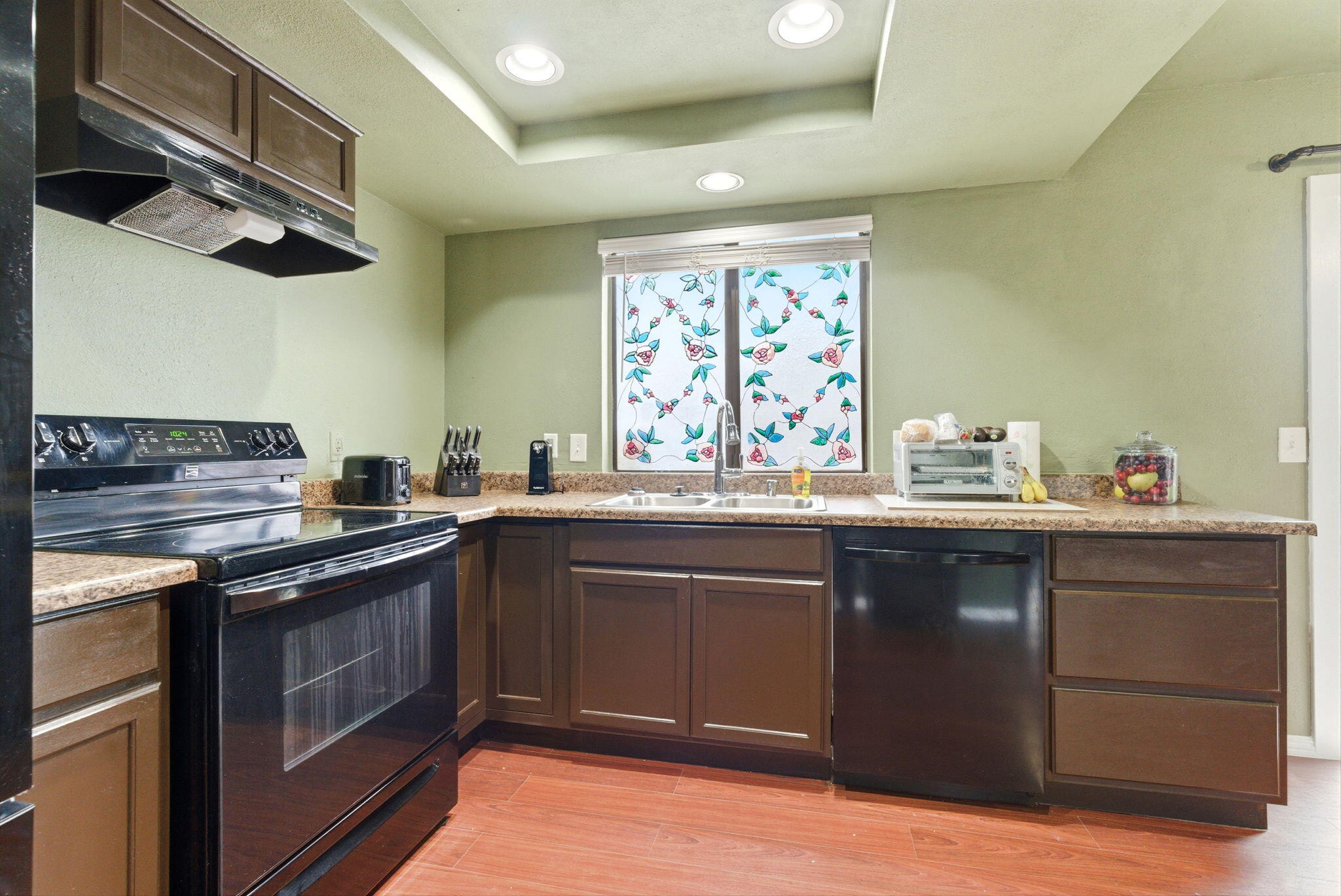 1836 E Vassar Dr, Visalia, CA 93292