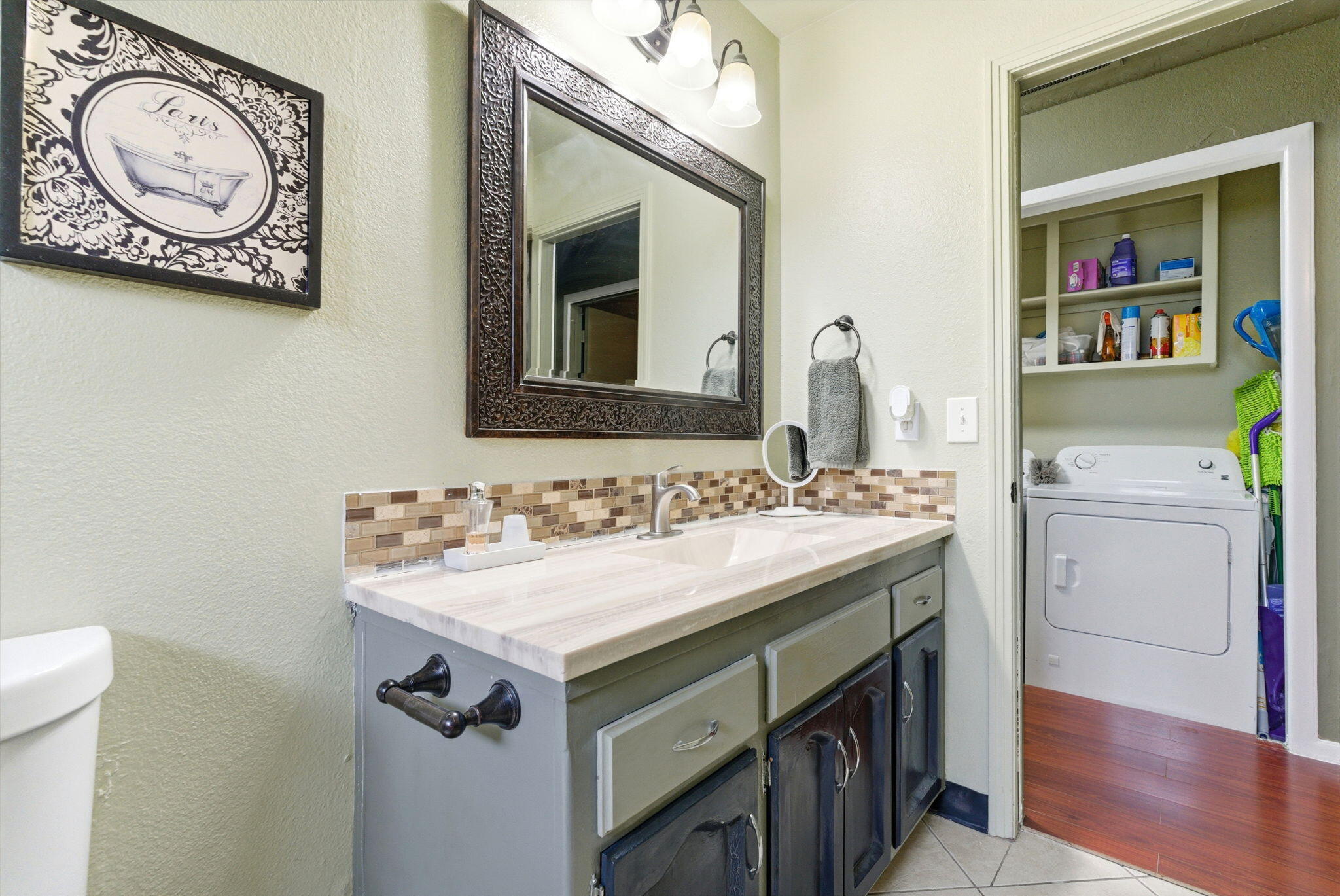 1836 E Vassar Dr, Visalia, CA 93292