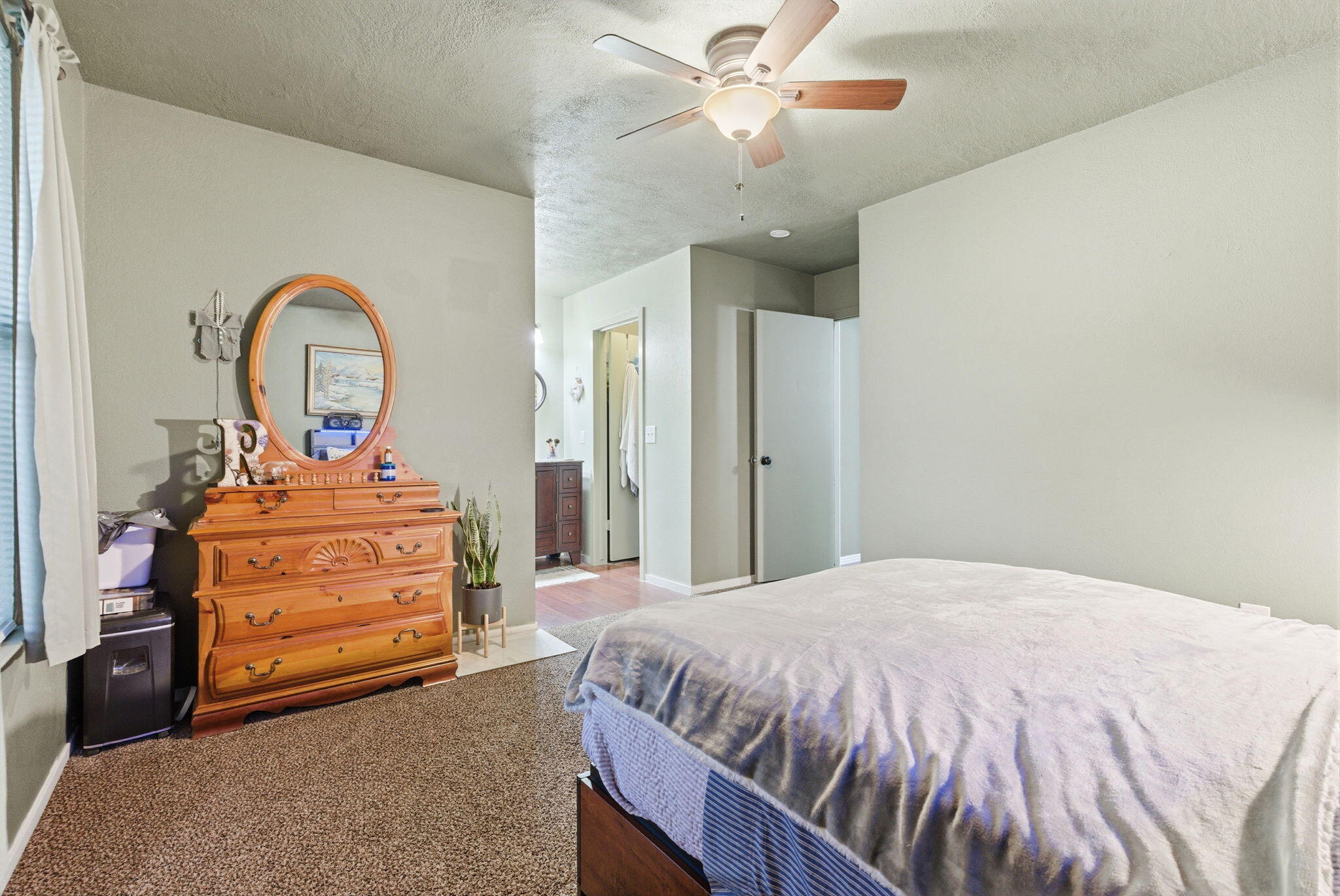 1836 E Vassar Dr, Visalia, CA 93292