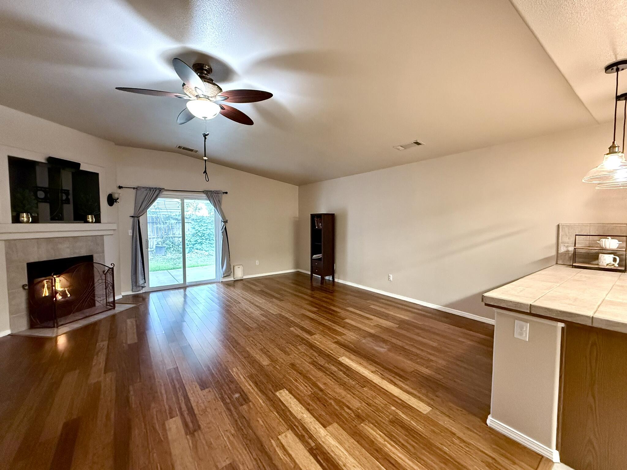 1865 La Vida Ave, Porterville, CA 93257