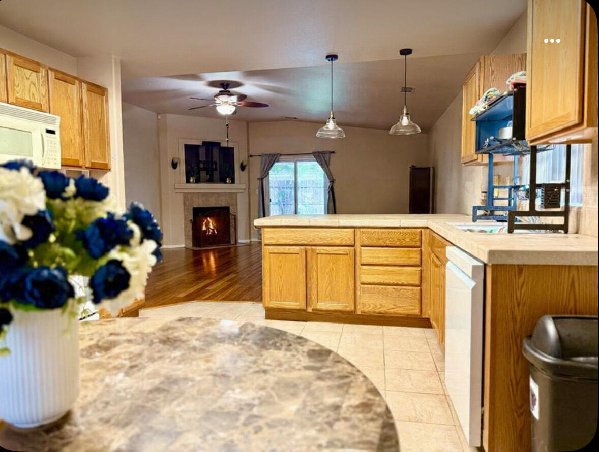 1865 La Vida Ave, Porterville, CA 93257