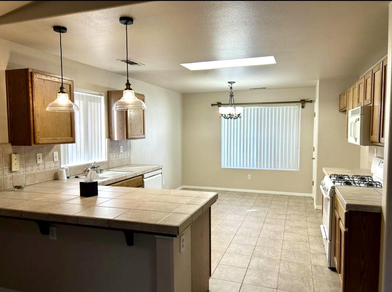 1865 La Vida Ave, Porterville, CA 93257