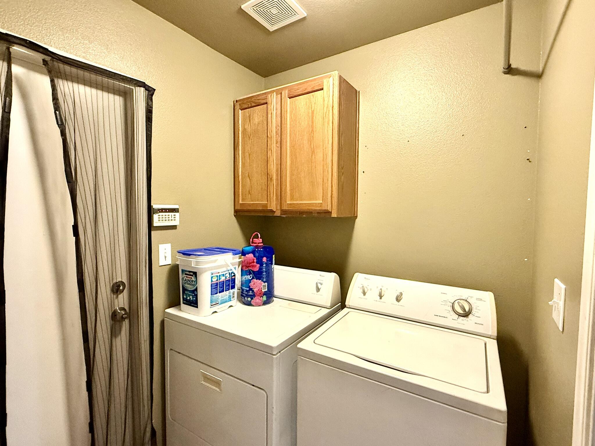 1865 La Vida Ave, Porterville, CA 93257