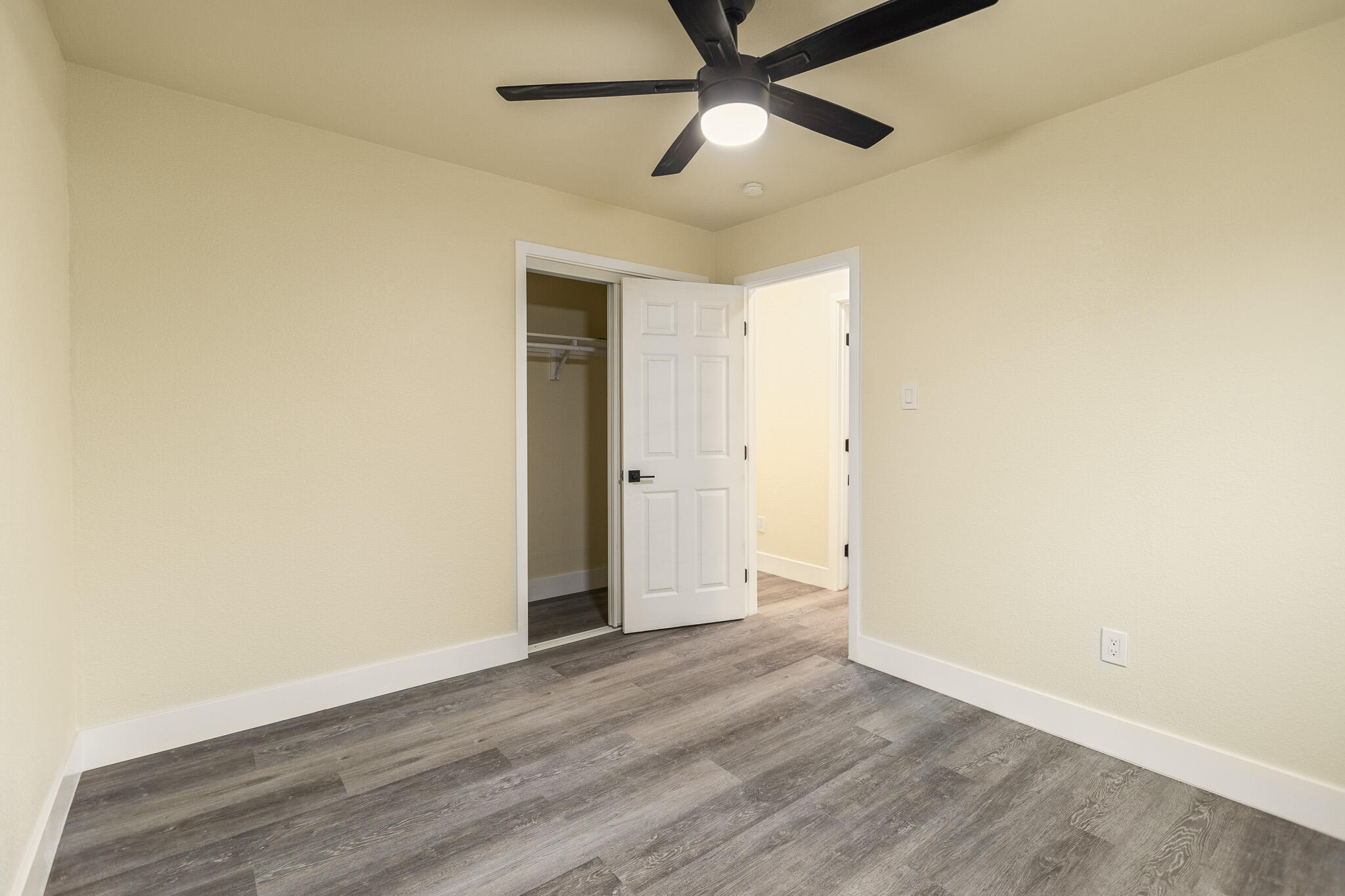 1676 W Putnam Ave, Porterville, CA 93257