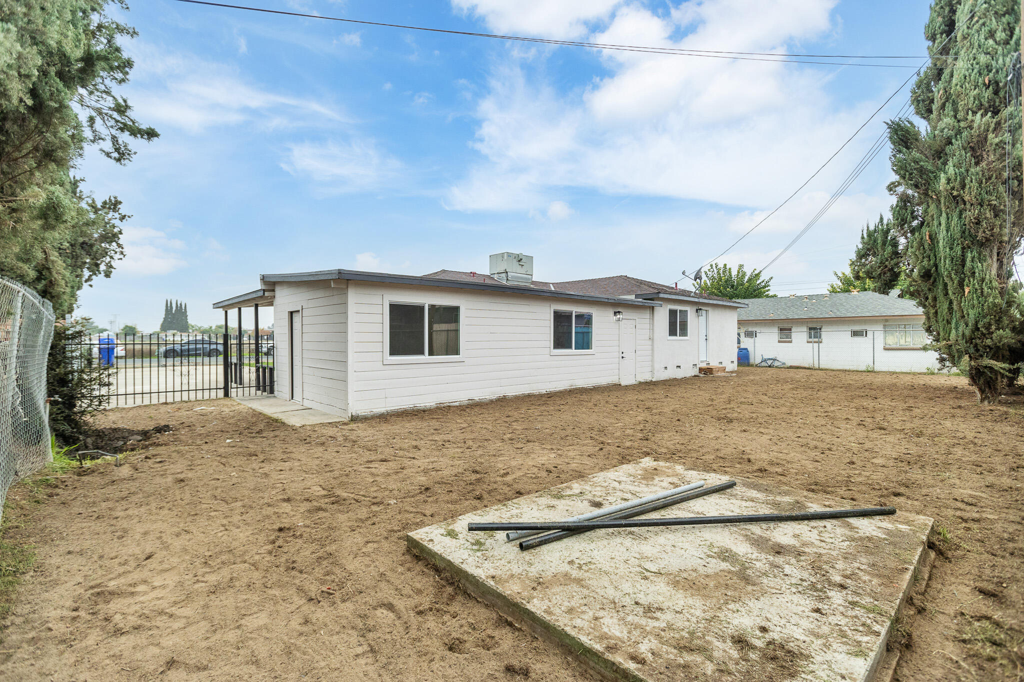 1676 W Putnam Ave, Porterville, CA 93257