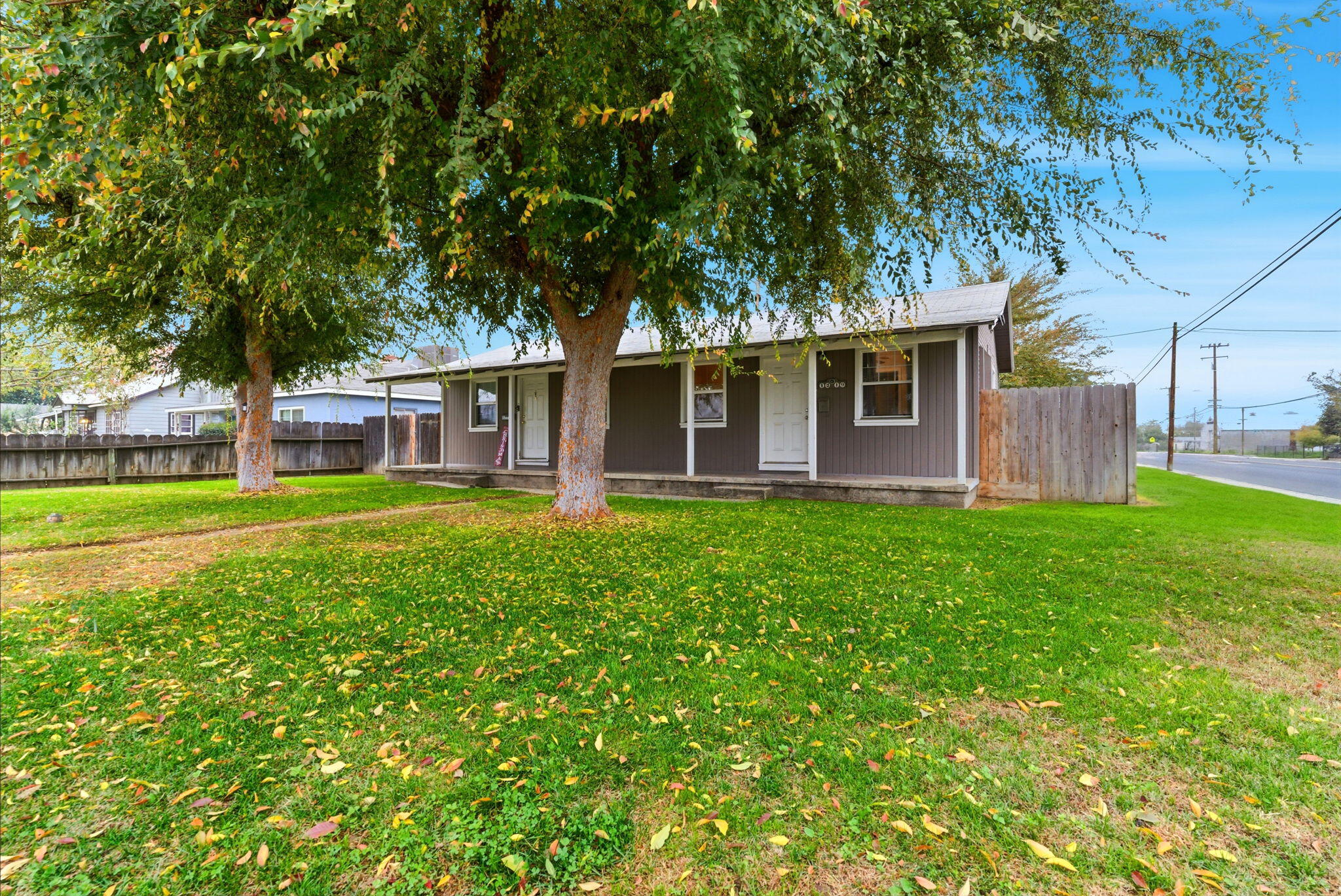 1217 N Stevenson St, Visalia, CA 93291