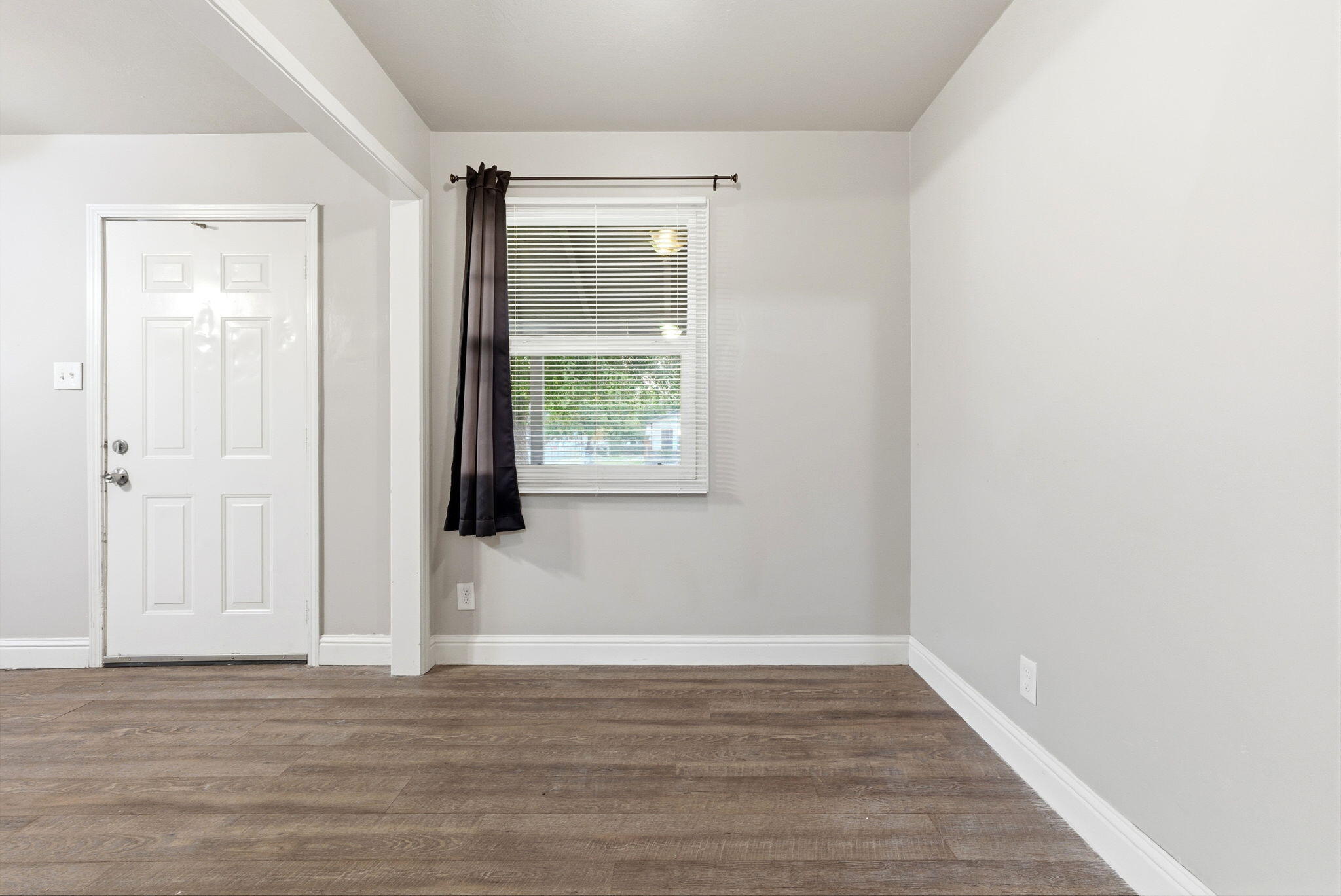 1217 N Stevenson St, Visalia, CA 93291