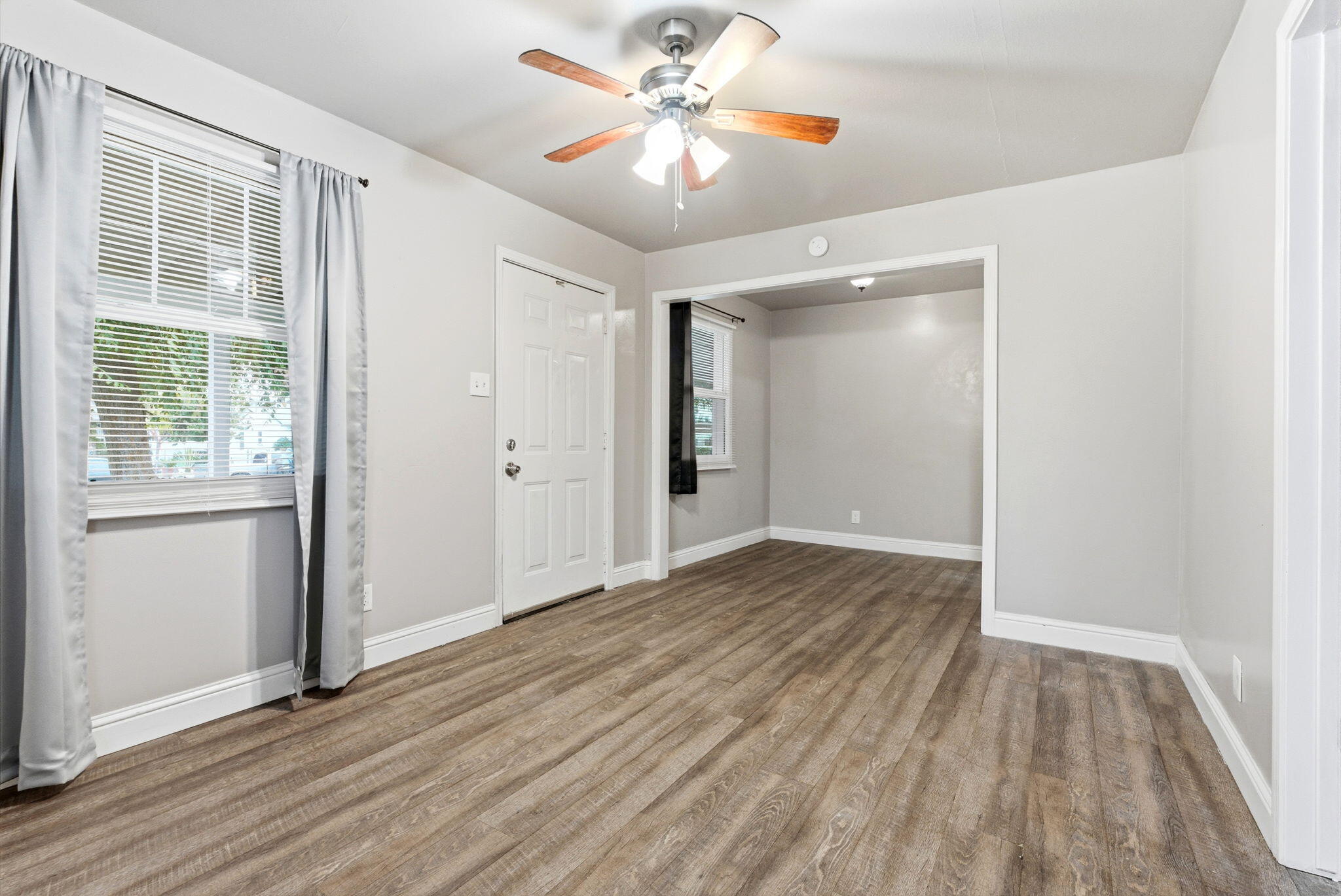 1217 N Stevenson St, Visalia, CA 93291