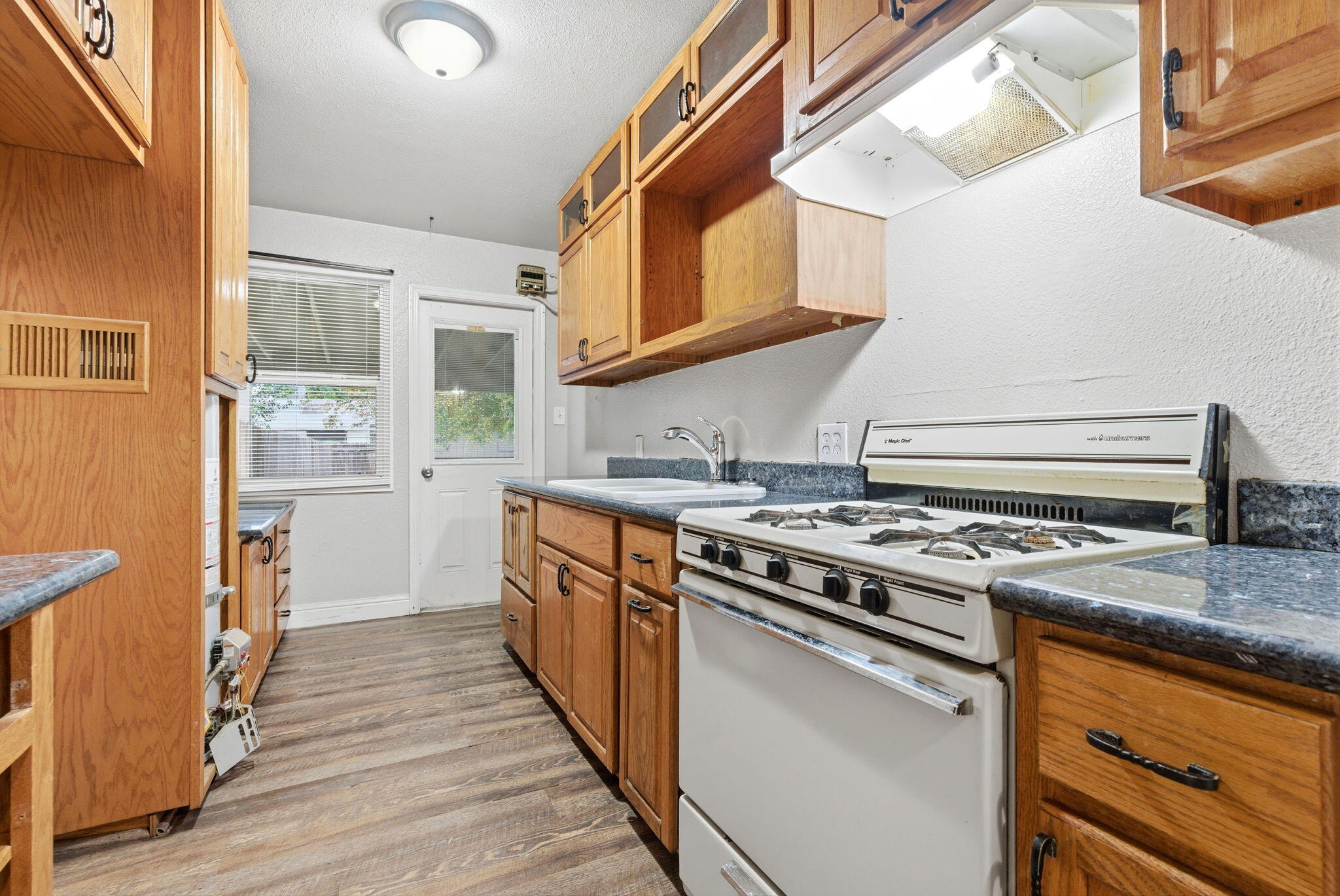 1217 N Stevenson St, Visalia, CA 93291