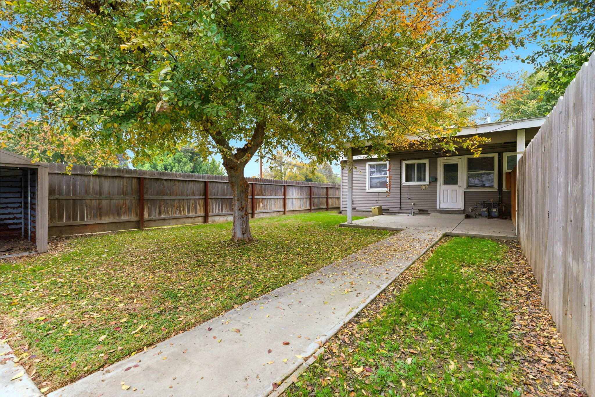 1217 N Stevenson St, Visalia, CA 93291