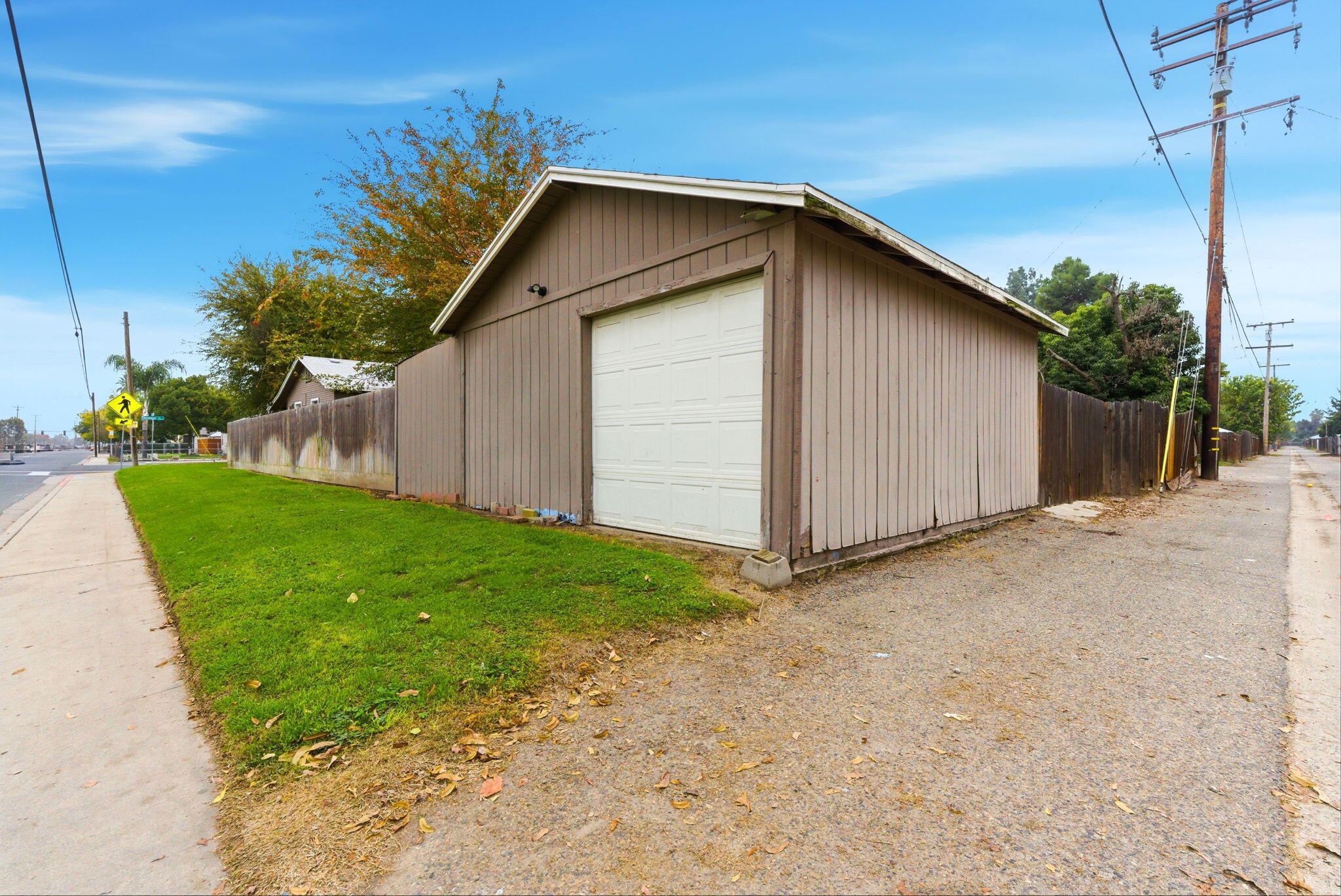 1217 N Stevenson St, Visalia, CA 93291