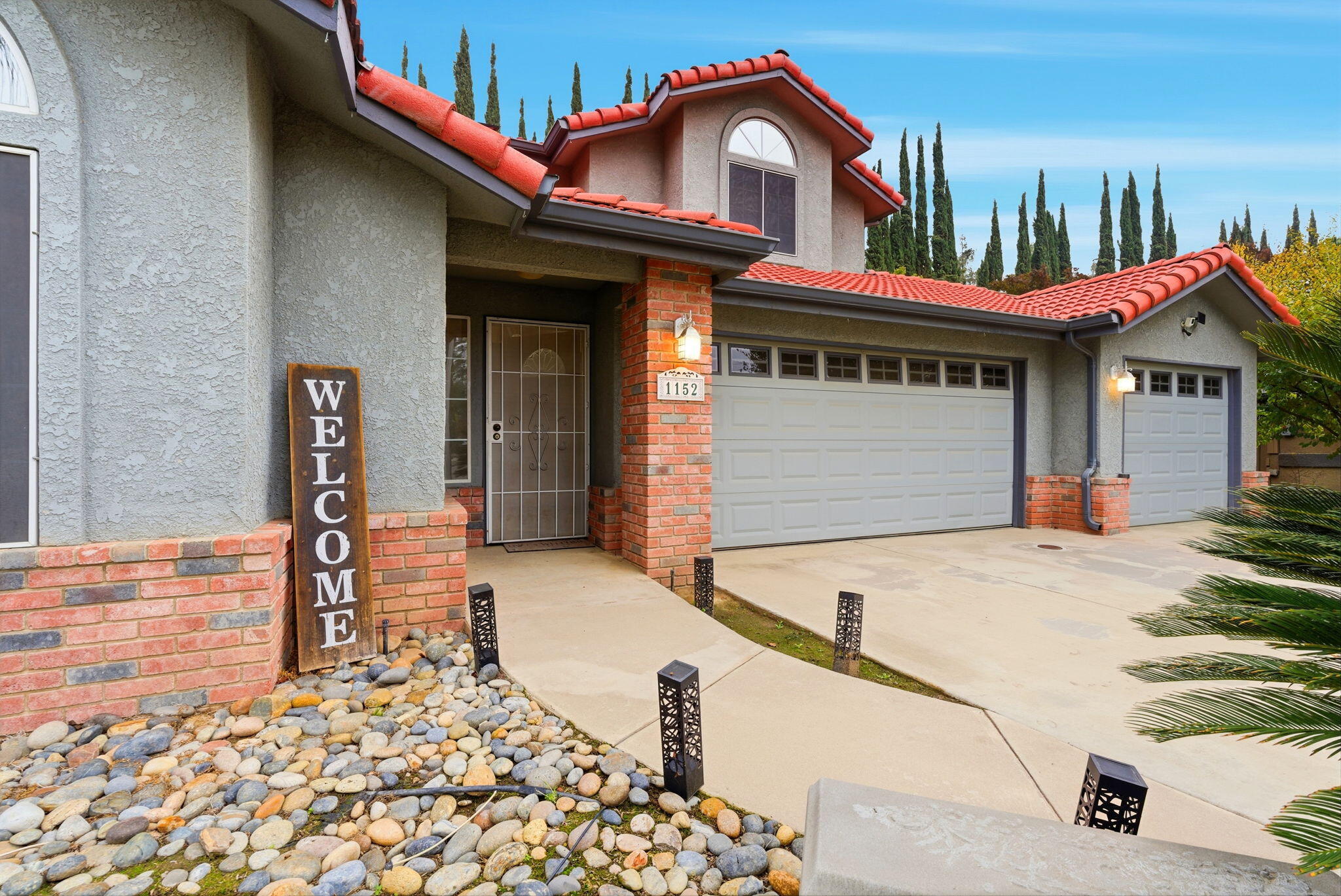 1152 N Noyes Ct, Visalia, CA 93291