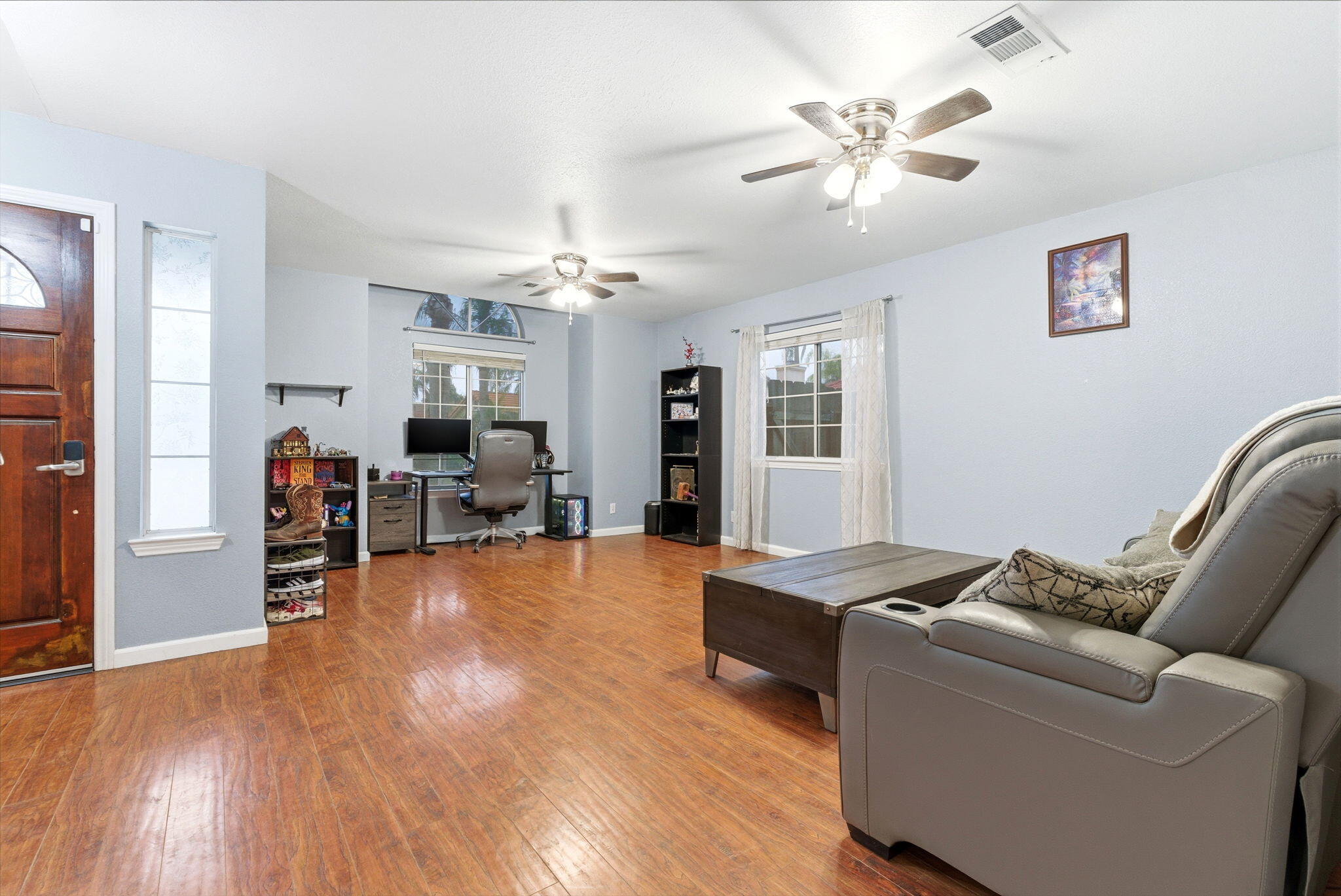 1152 N Noyes Ct, Visalia, CA 93291