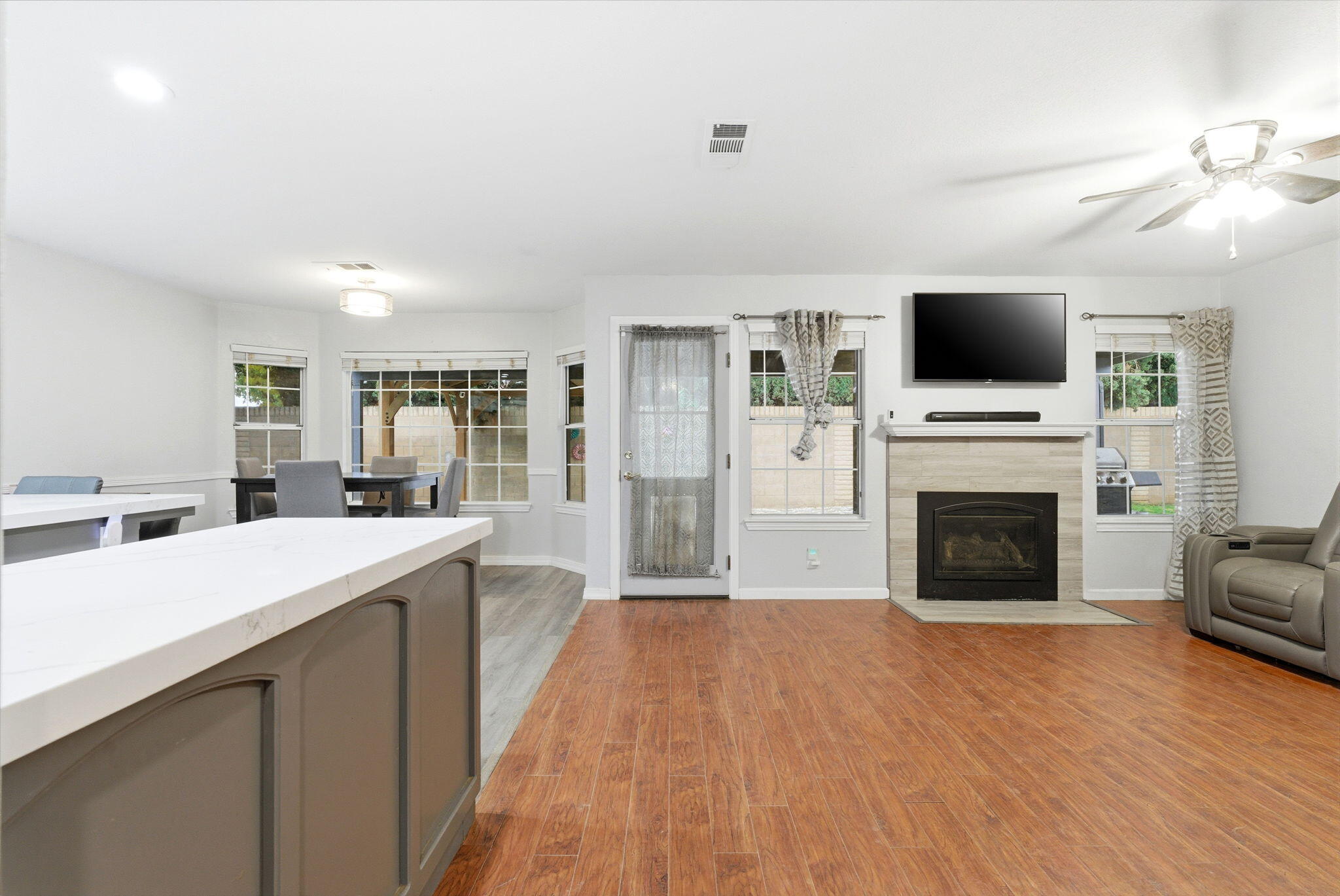 1152 N Noyes Ct, Visalia, CA 93291