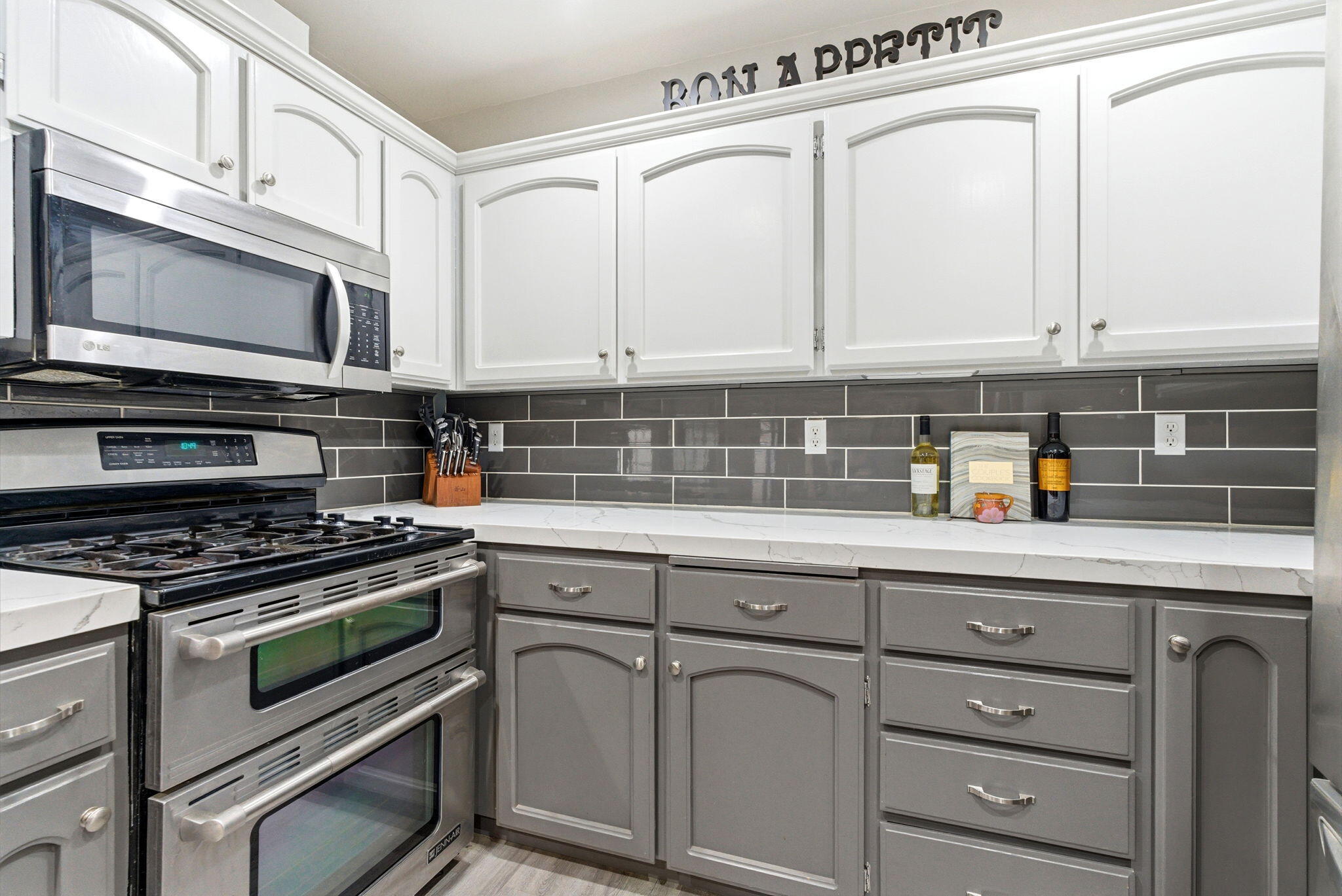 1152 N Noyes Ct, Visalia, CA 93291