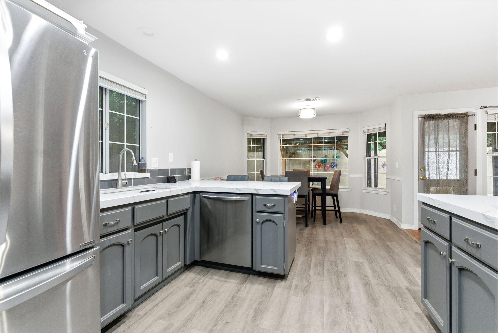 1152 N Noyes Ct, Visalia, CA 93291