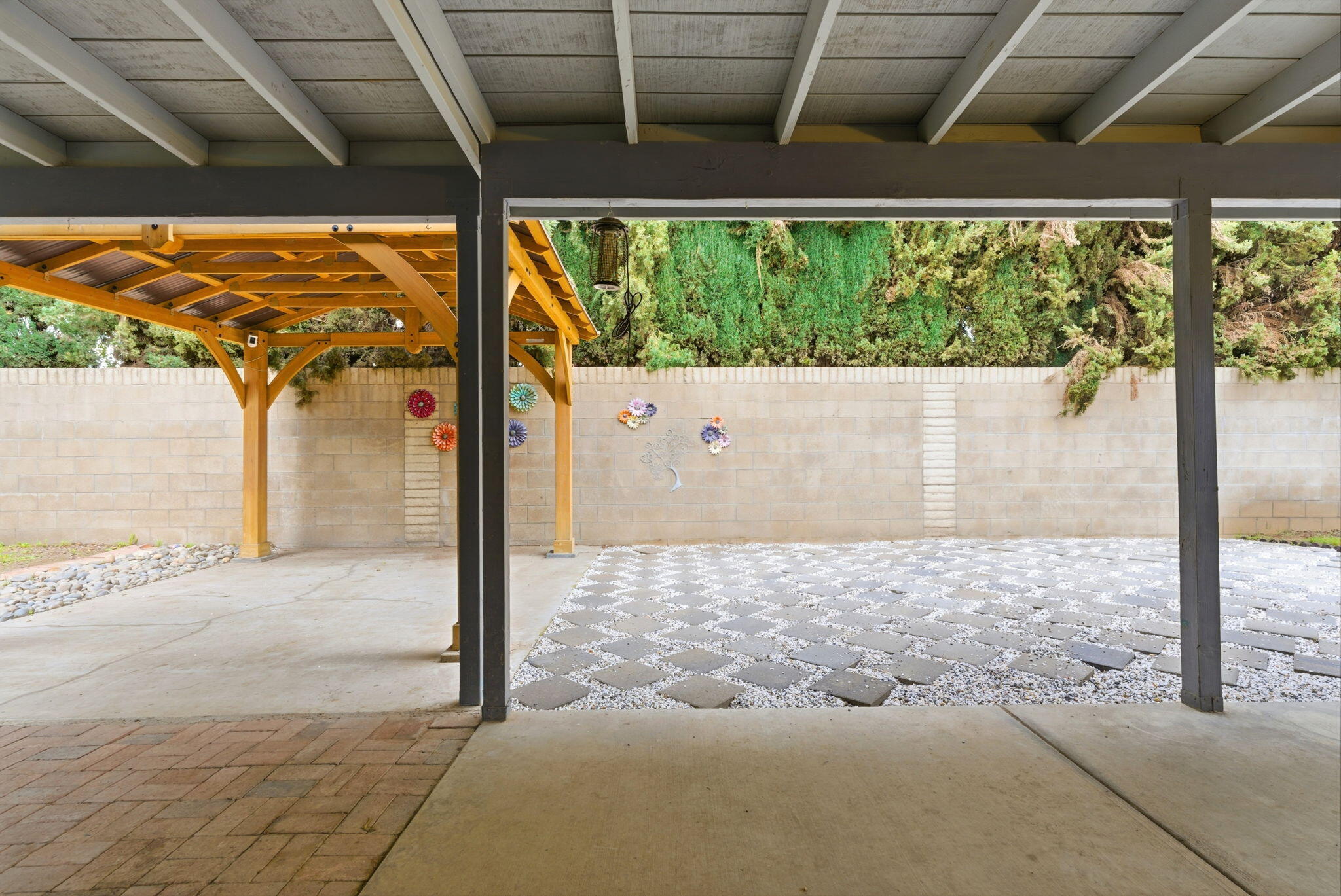 1152 N Noyes Ct, Visalia, CA 93291