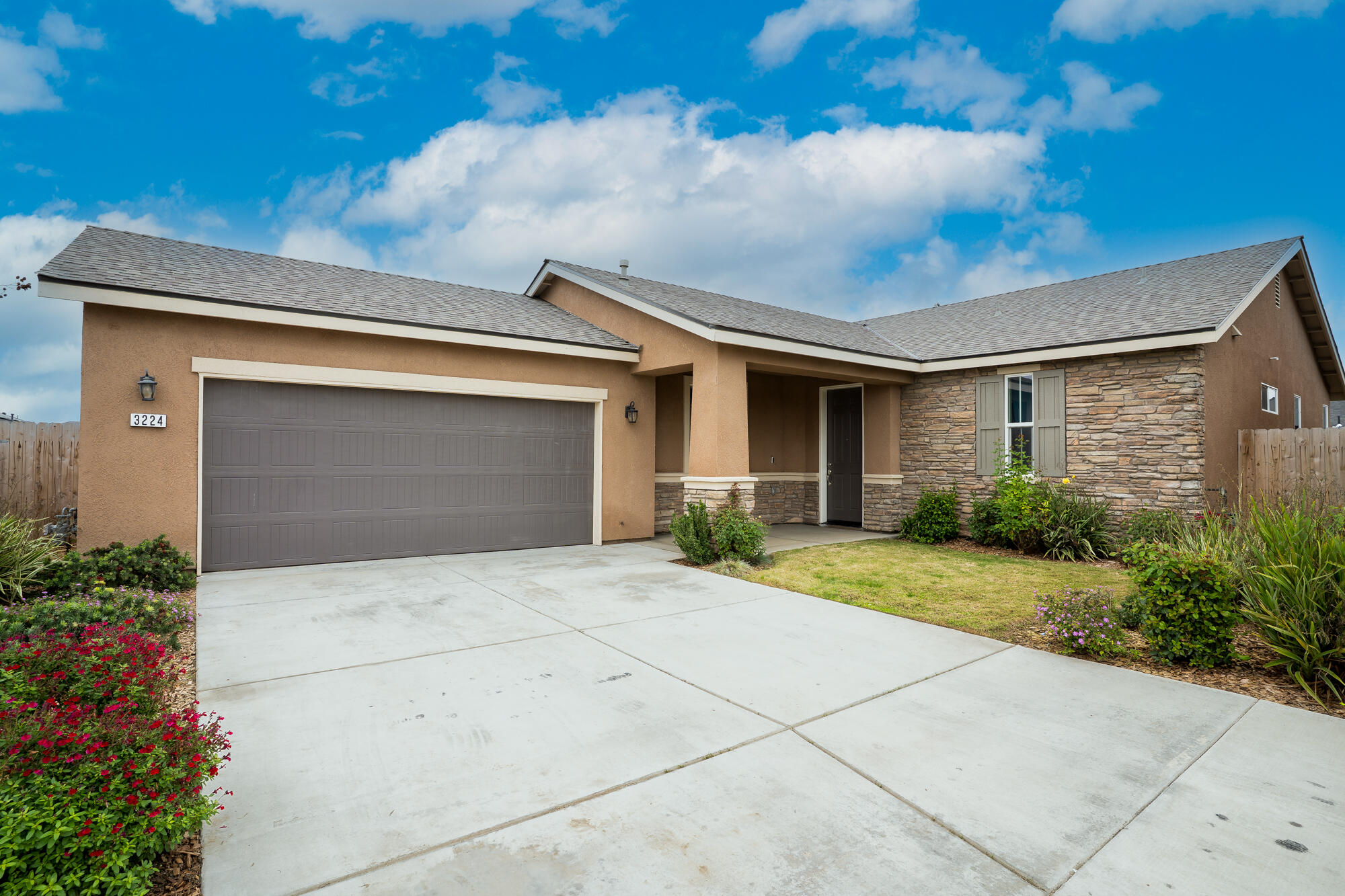 3224 Dorset St, Tulare, CA 93274