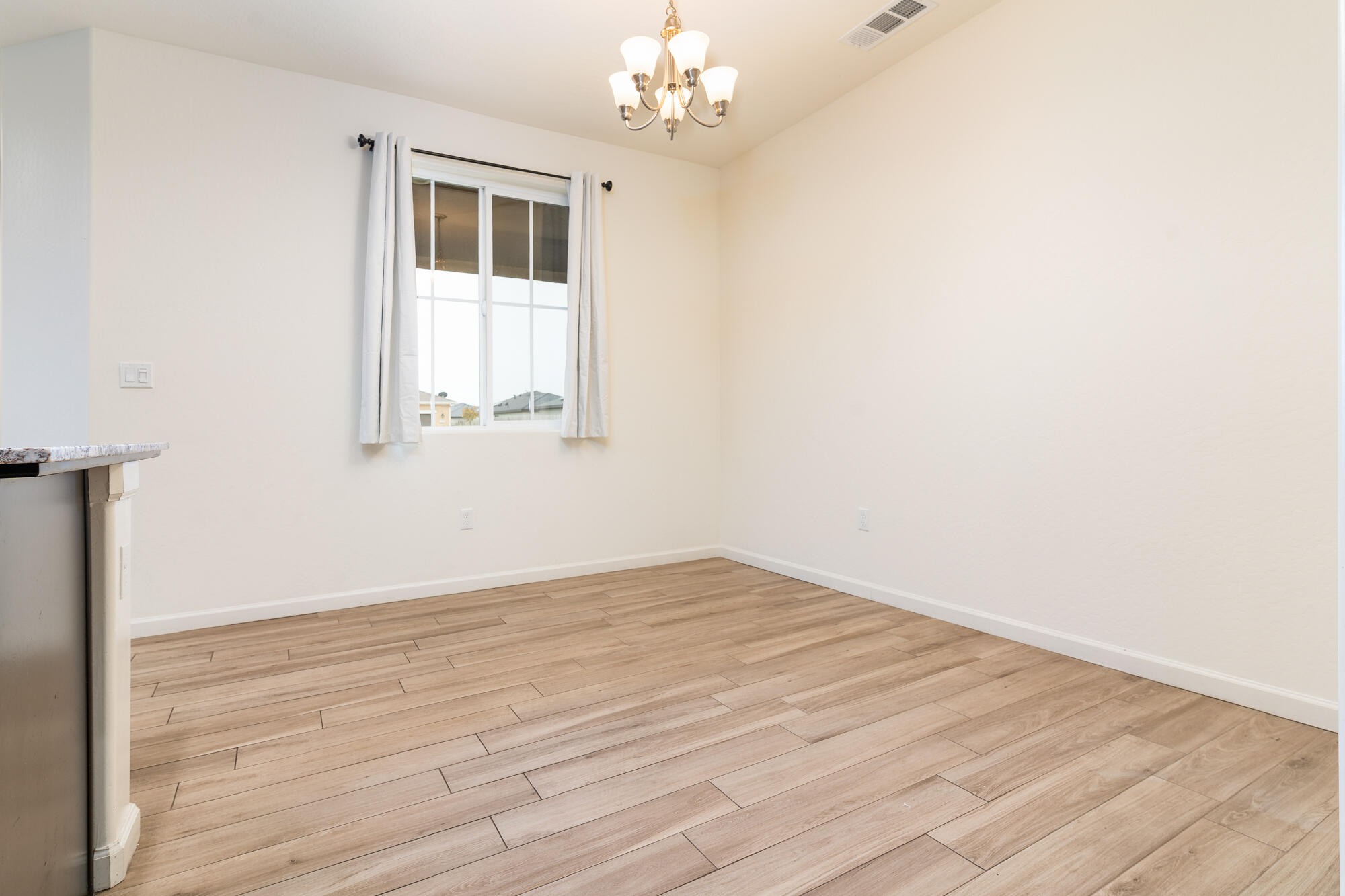 3224 Dorset St, Tulare, CA 93274