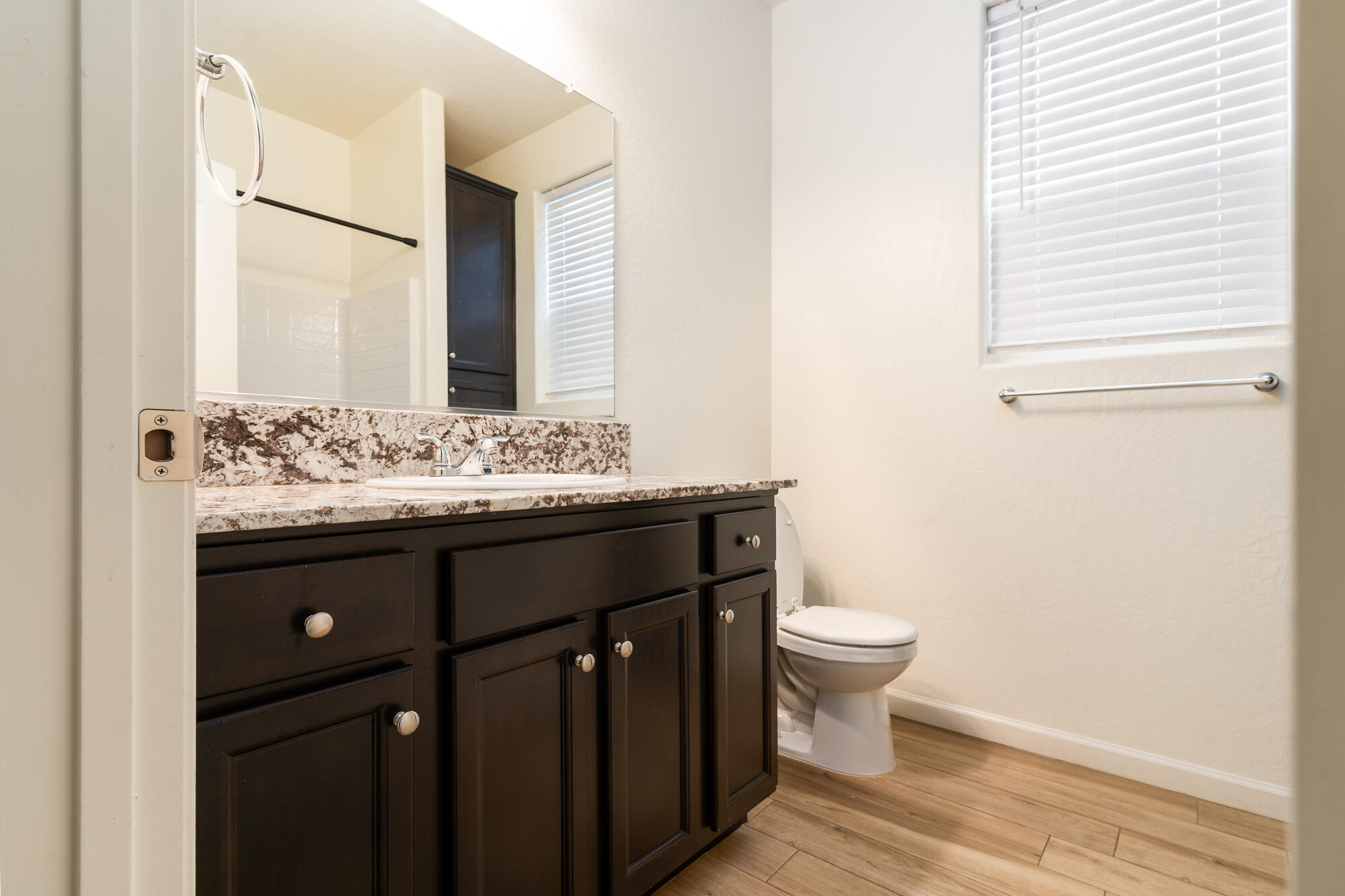 3224 Dorset St, Tulare, CA 93274