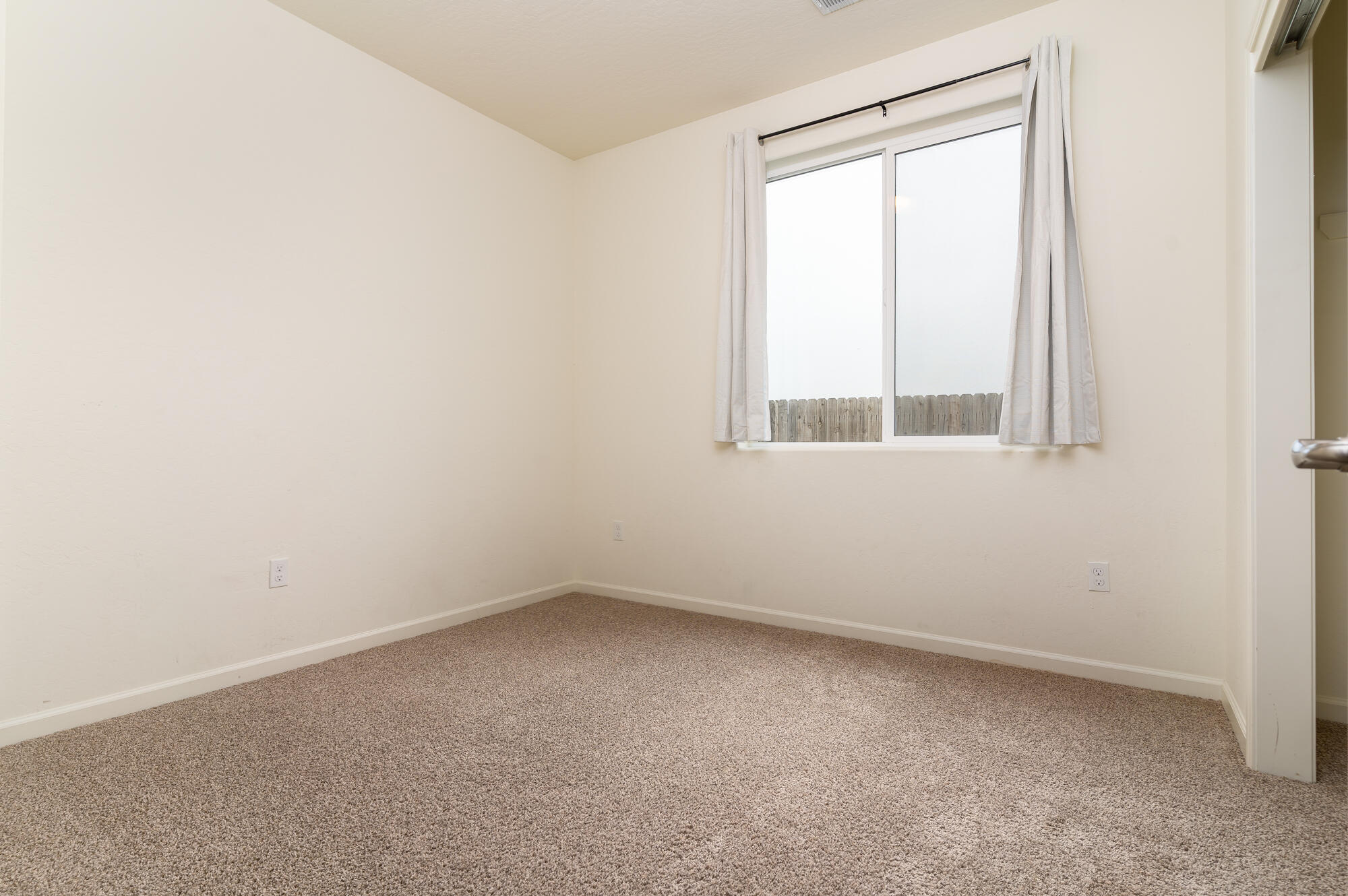 3224 Dorset St, Tulare, CA 93274