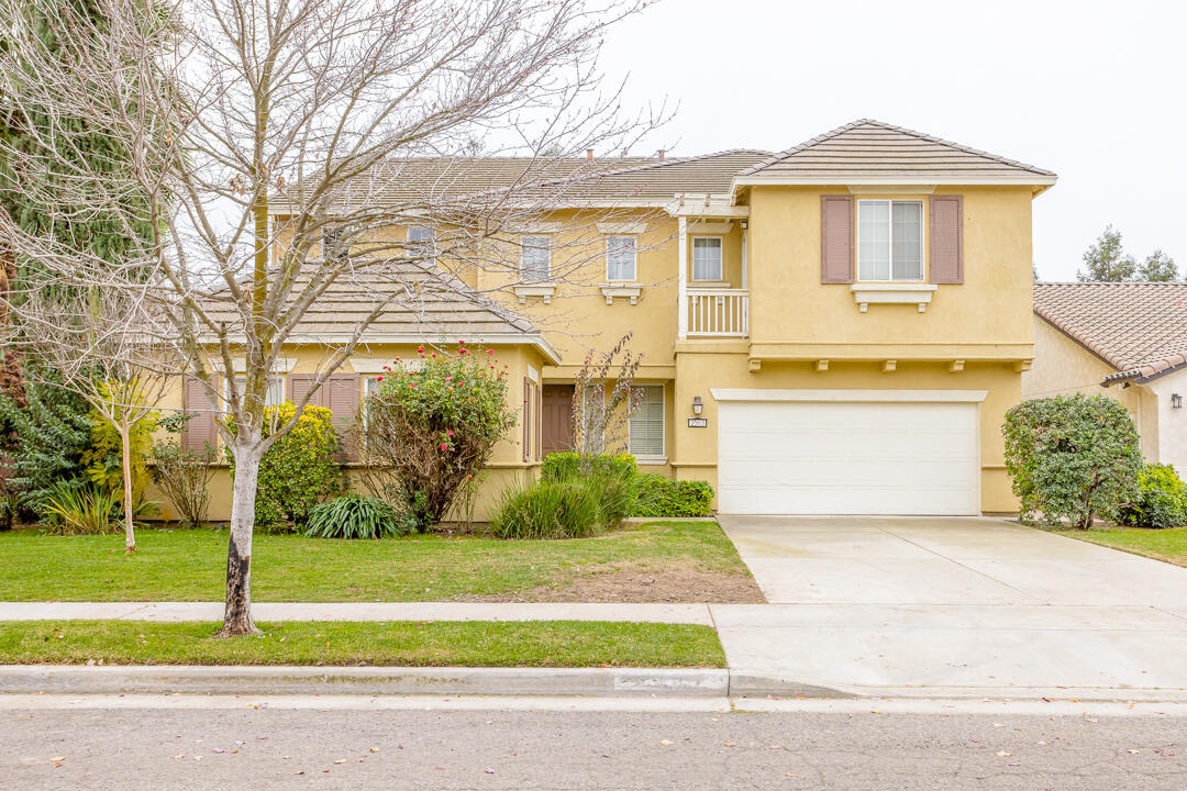 2563 Riviera Ct, Tulare, CA 93274