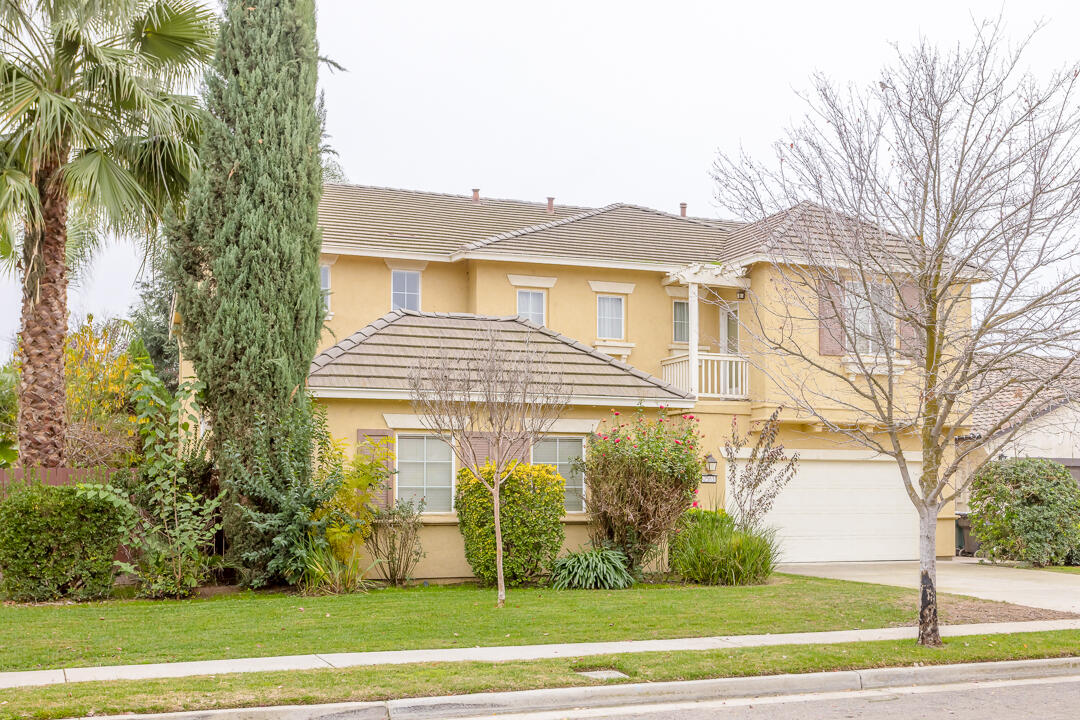 2563 Riviera Ct, Tulare, CA 93274