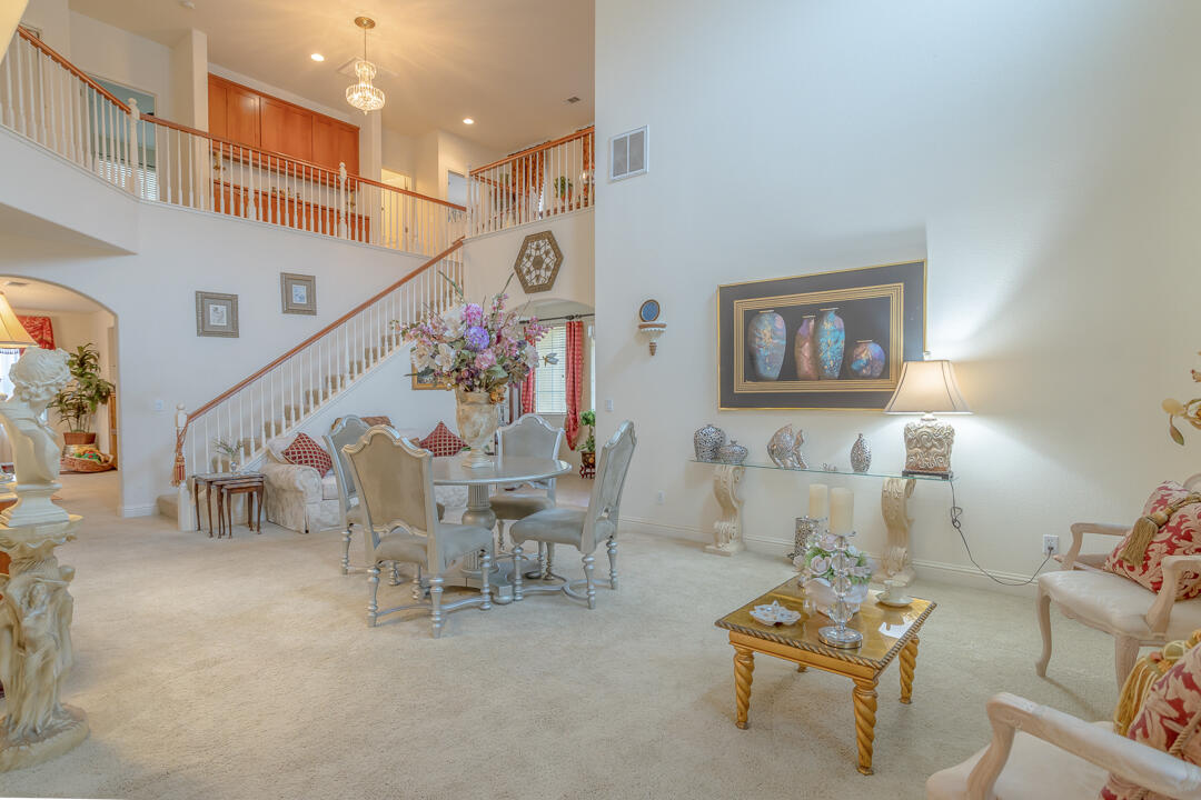 2563 Riviera Ct, Tulare, CA 93274