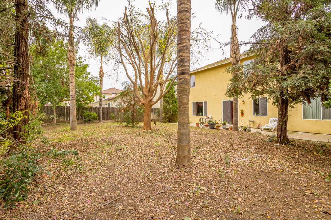 2563 Riviera Ct, Tulare, CA 93274