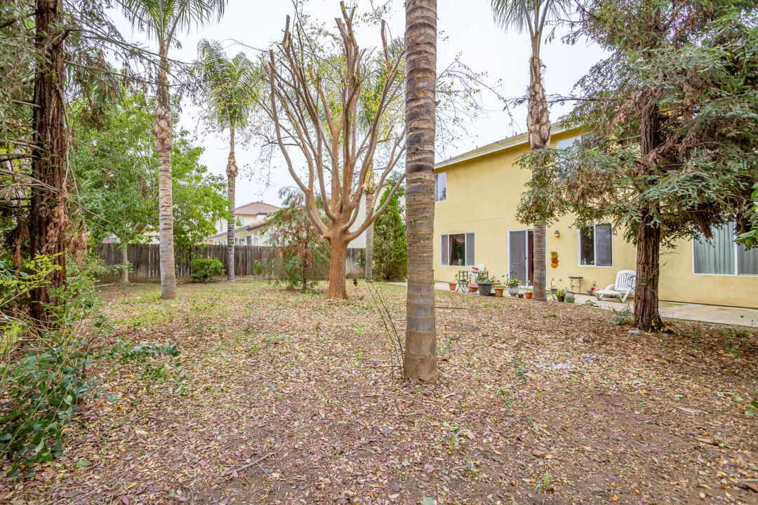 2563 Riviera Ct, Tulare, CA 93274