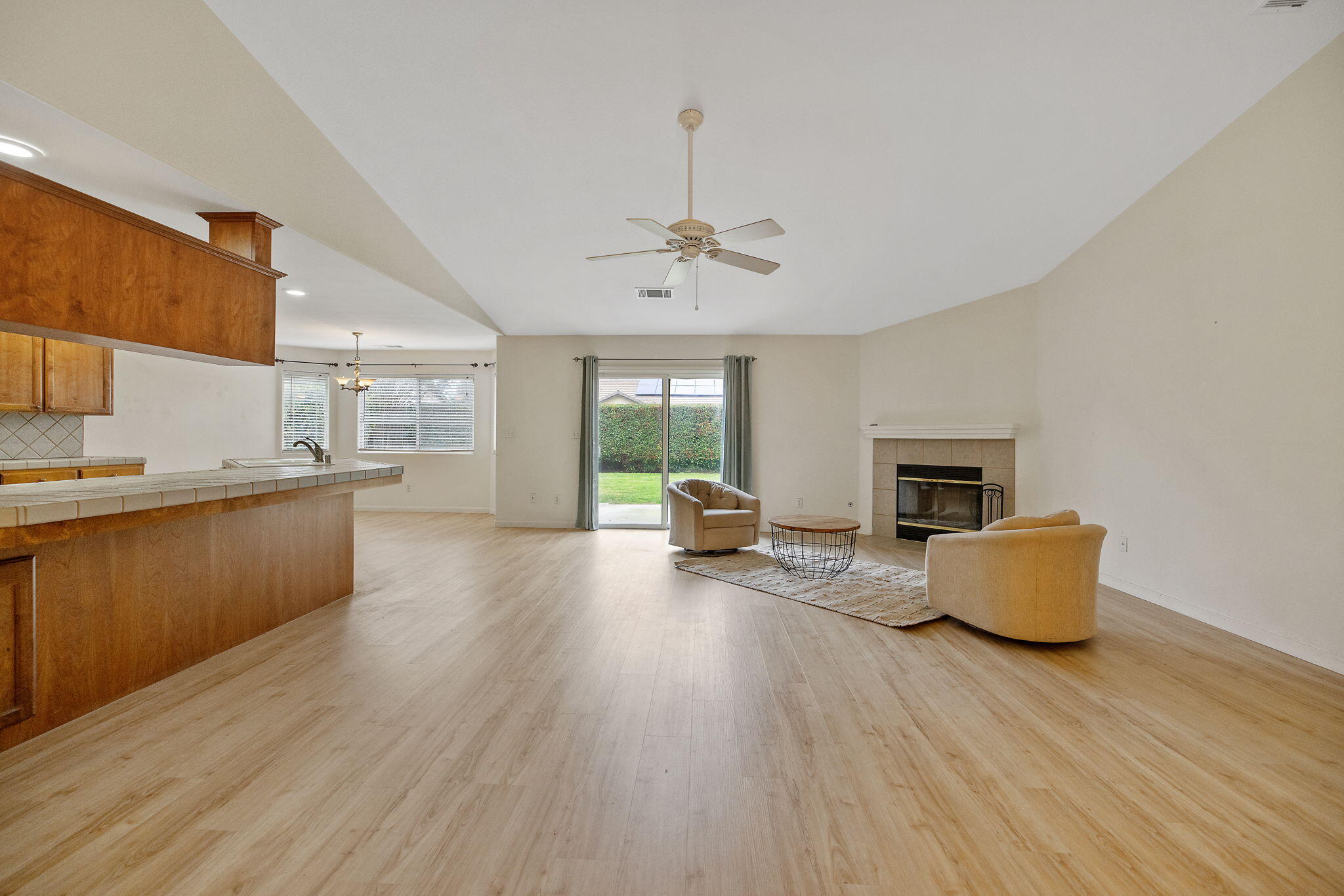 2318 E Cherry Ave, Visalia, CA 93292