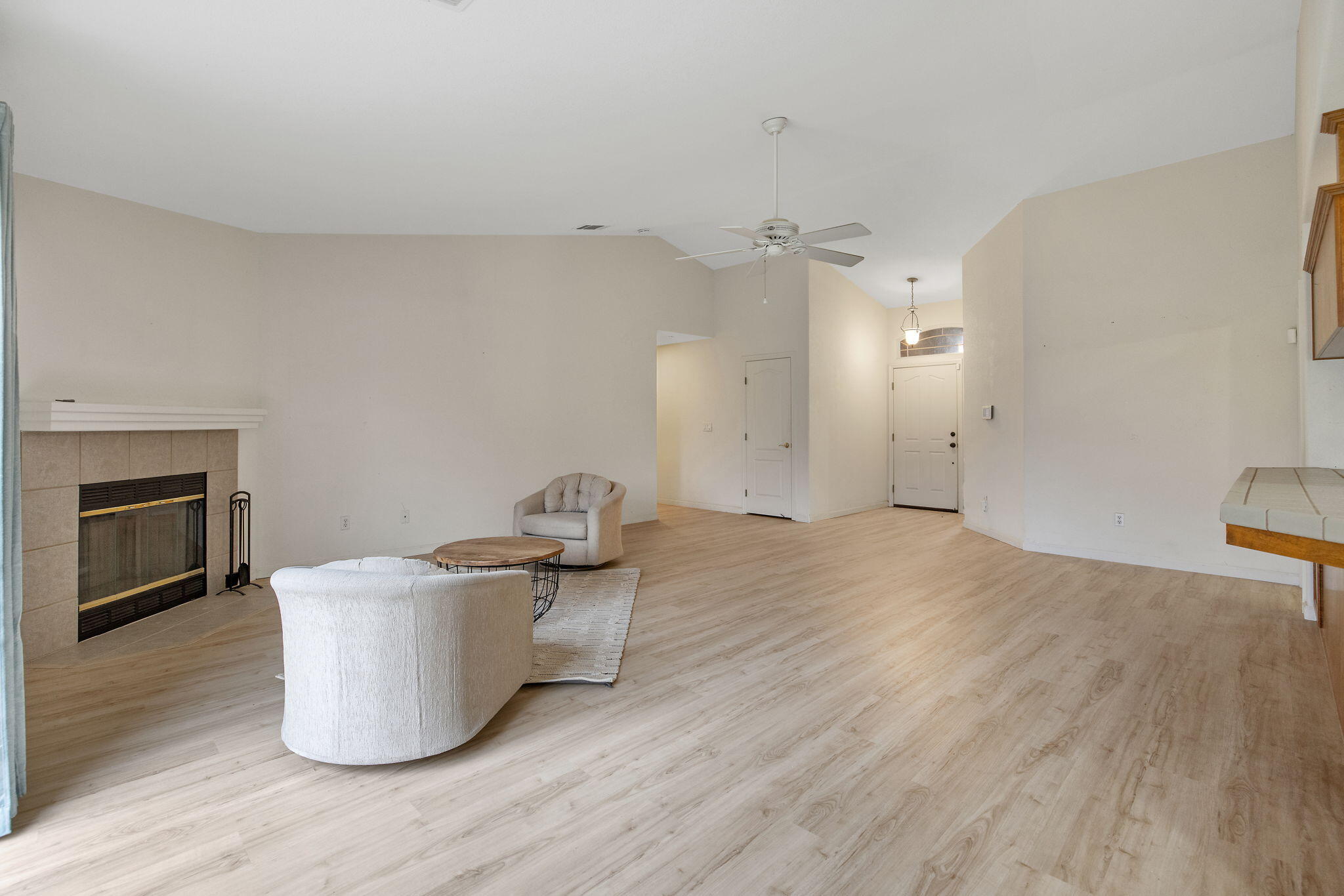 2318 E Cherry Ave, Visalia, CA 93292