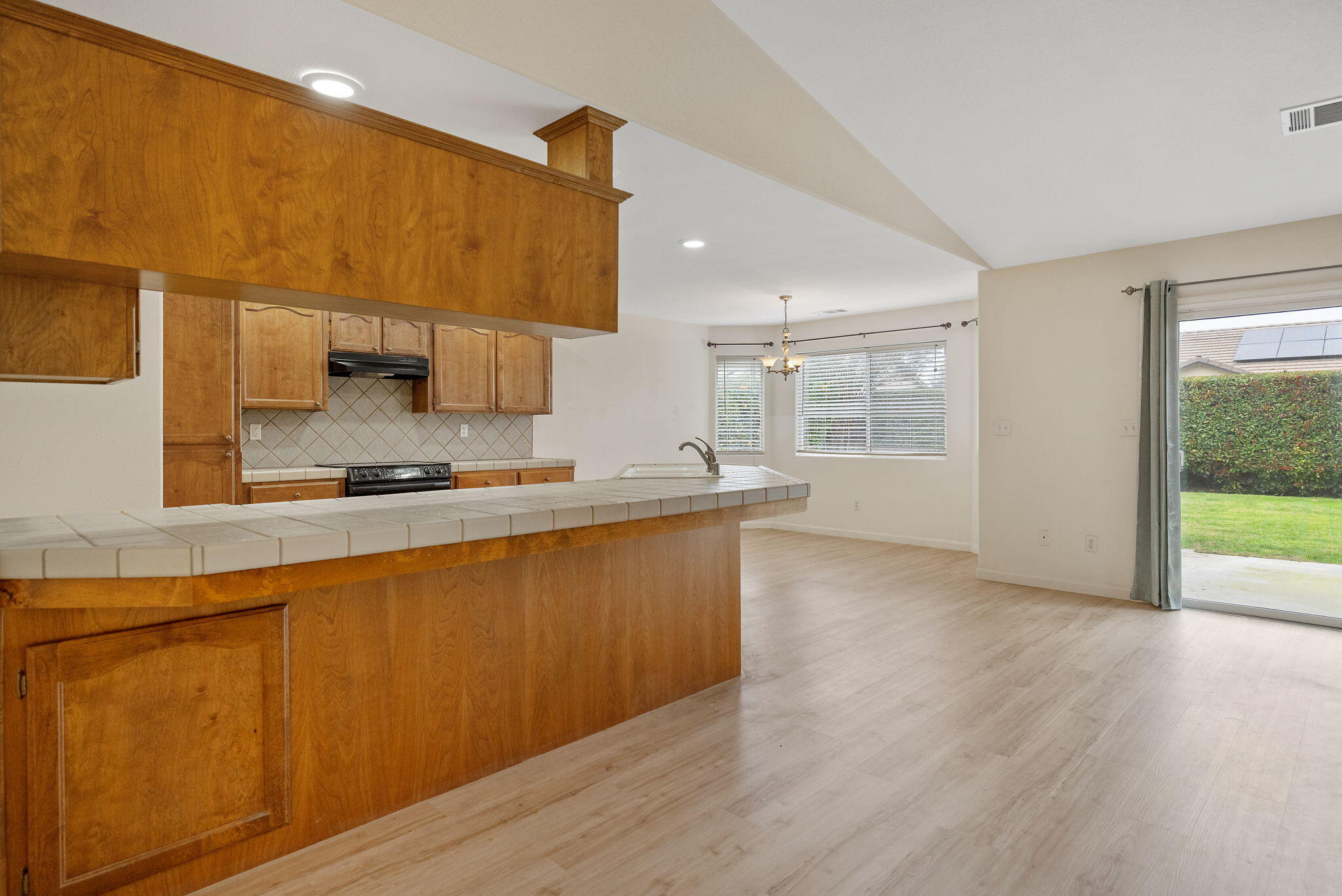 2318 E Cherry Ave, Visalia, CA 93292