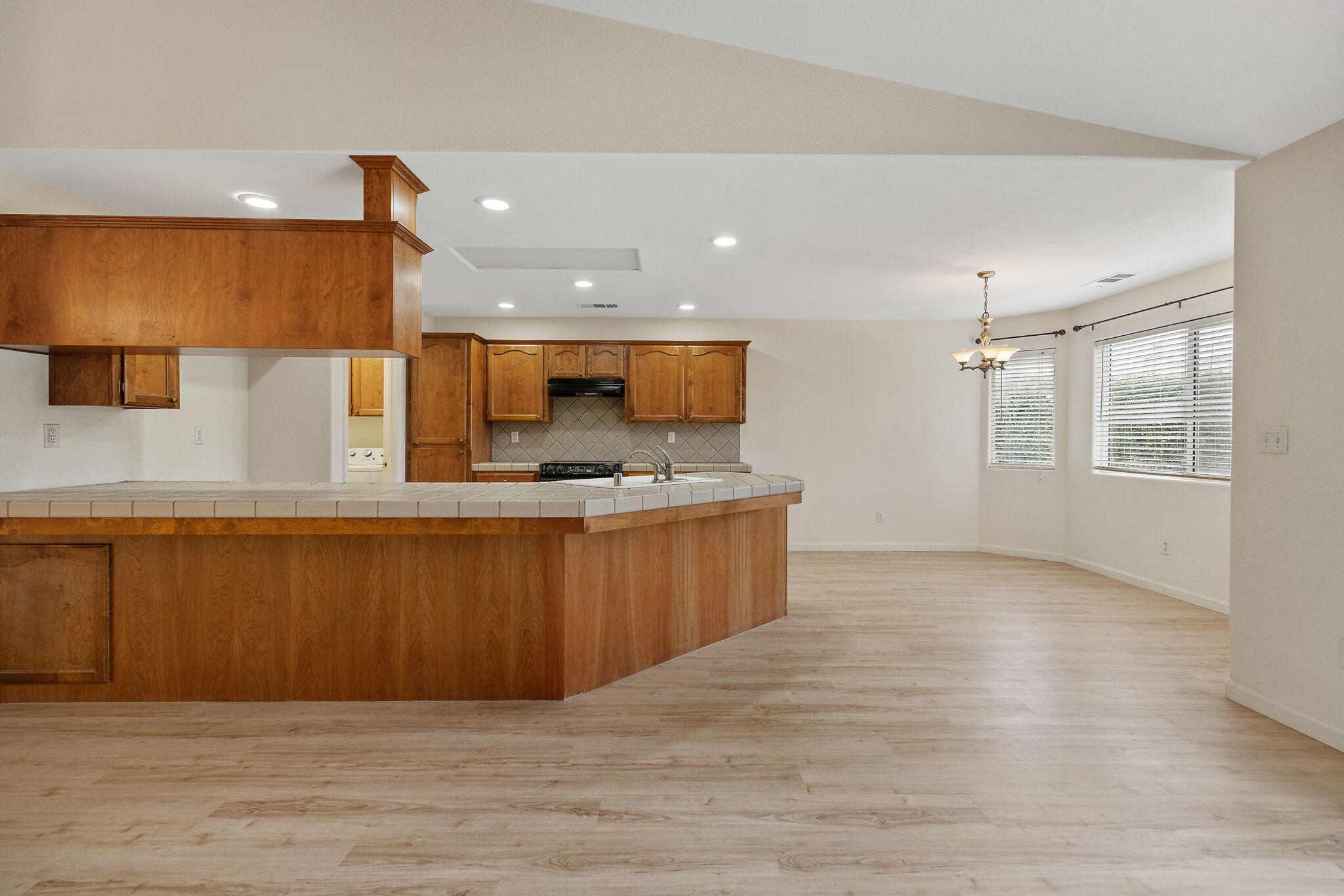 2318 E Cherry Ave, Visalia, CA 93292