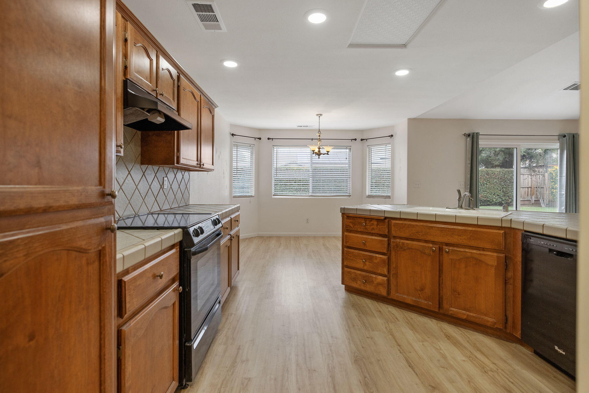 2318 E Cherry Ave, Visalia, CA 93292