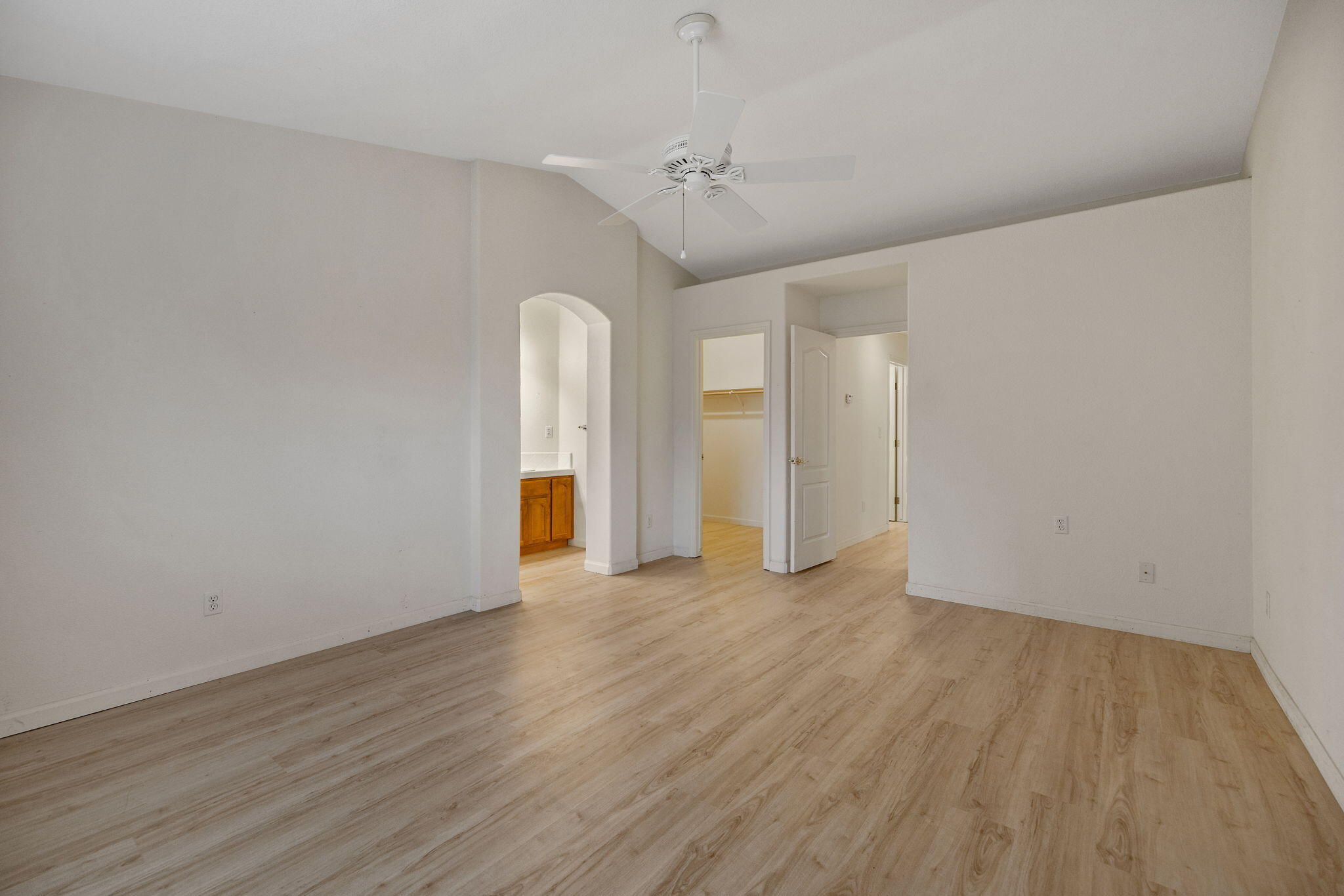 2318 E Cherry Ave, Visalia, CA 93292