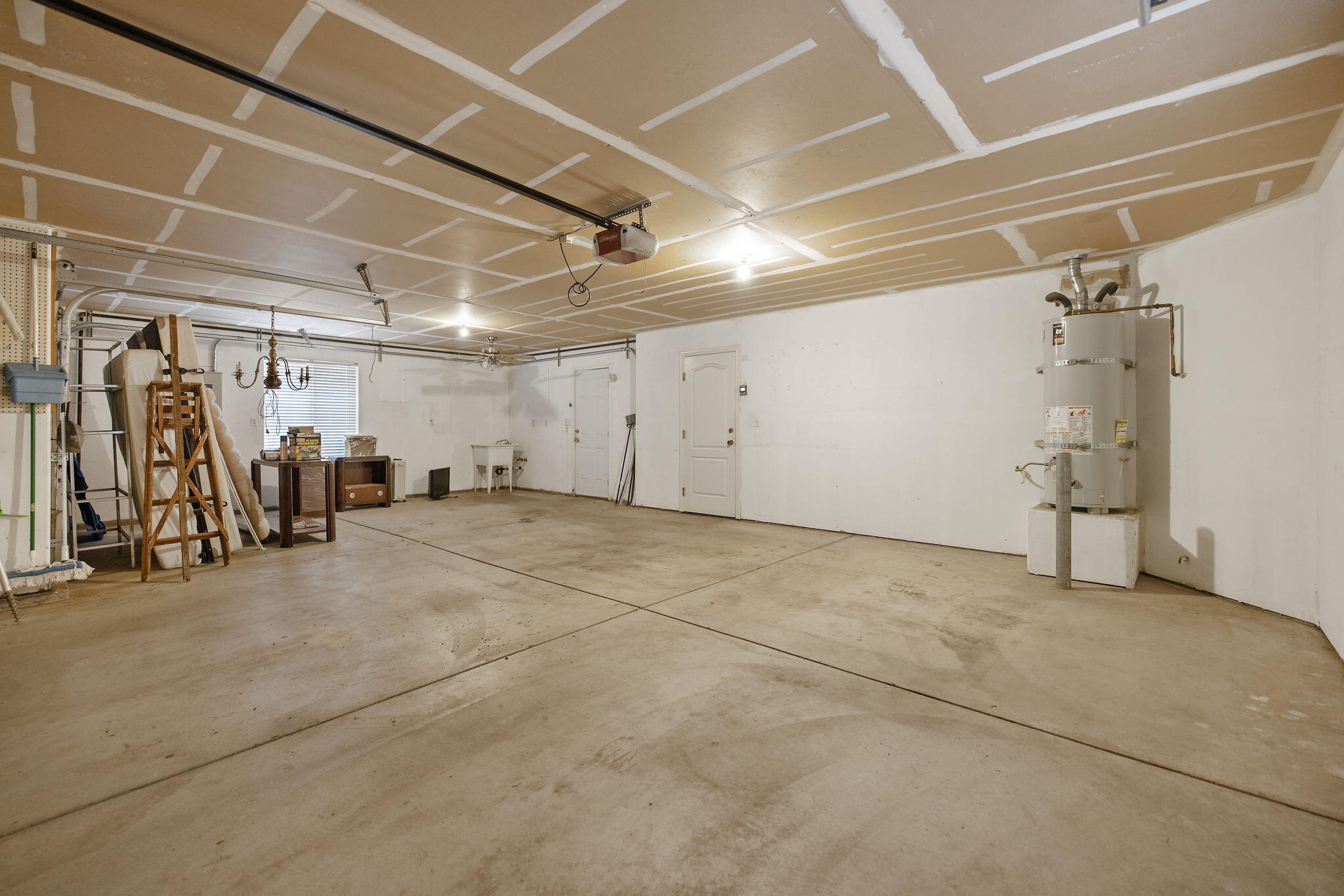 2318 E Cherry Ave, Visalia, CA 93292