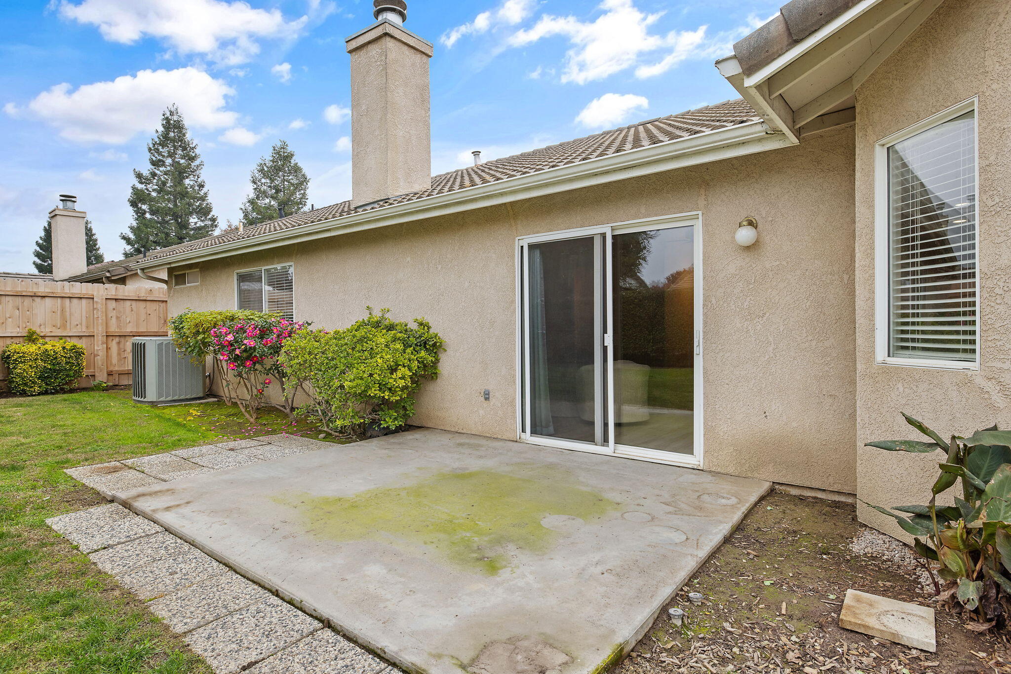 2318 E Cherry Ave, Visalia, CA 93292