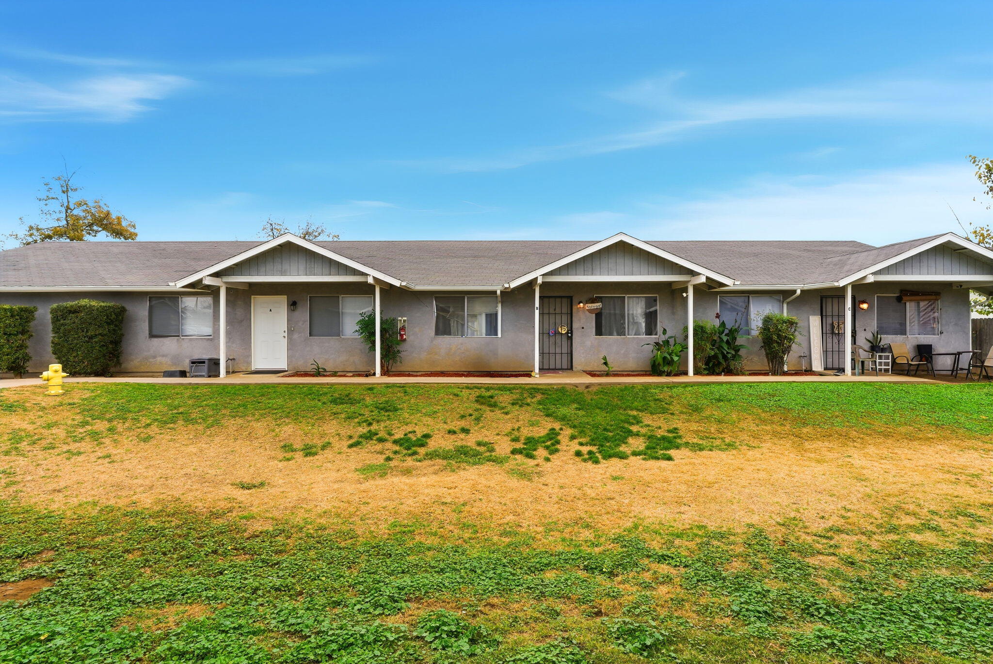 1349 S Liberty St, Visalia, CA 93292