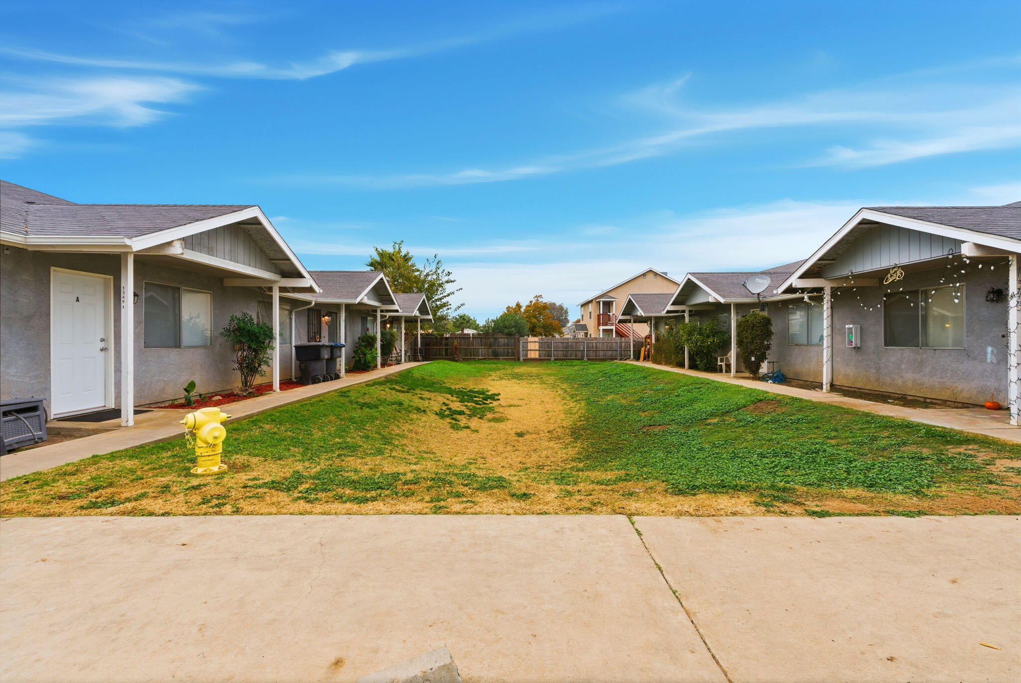 1349 S Liberty St, Visalia, CA 93292