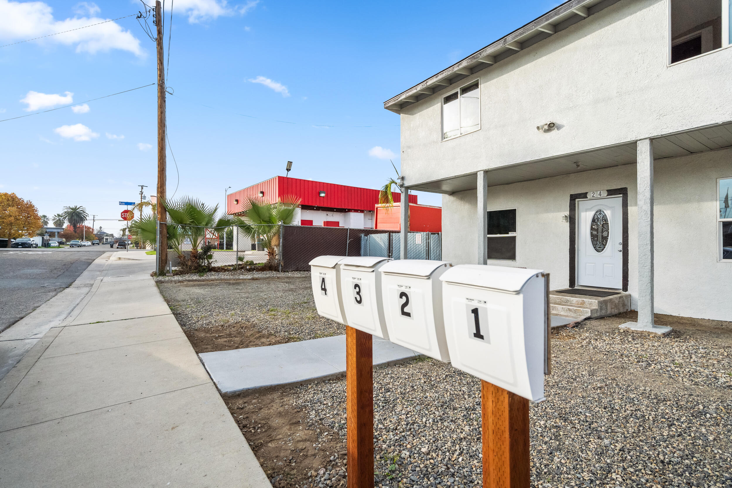 24 E School Ave #4, Porterville, CA 93257