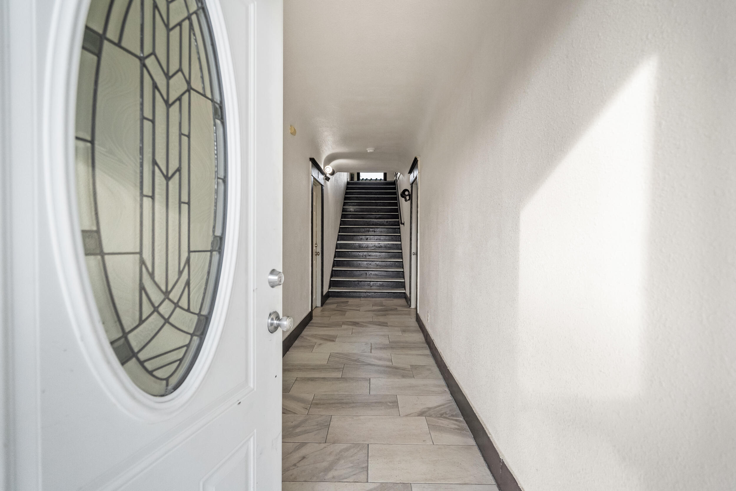 24 E School Ave #4, Porterville, CA 93257