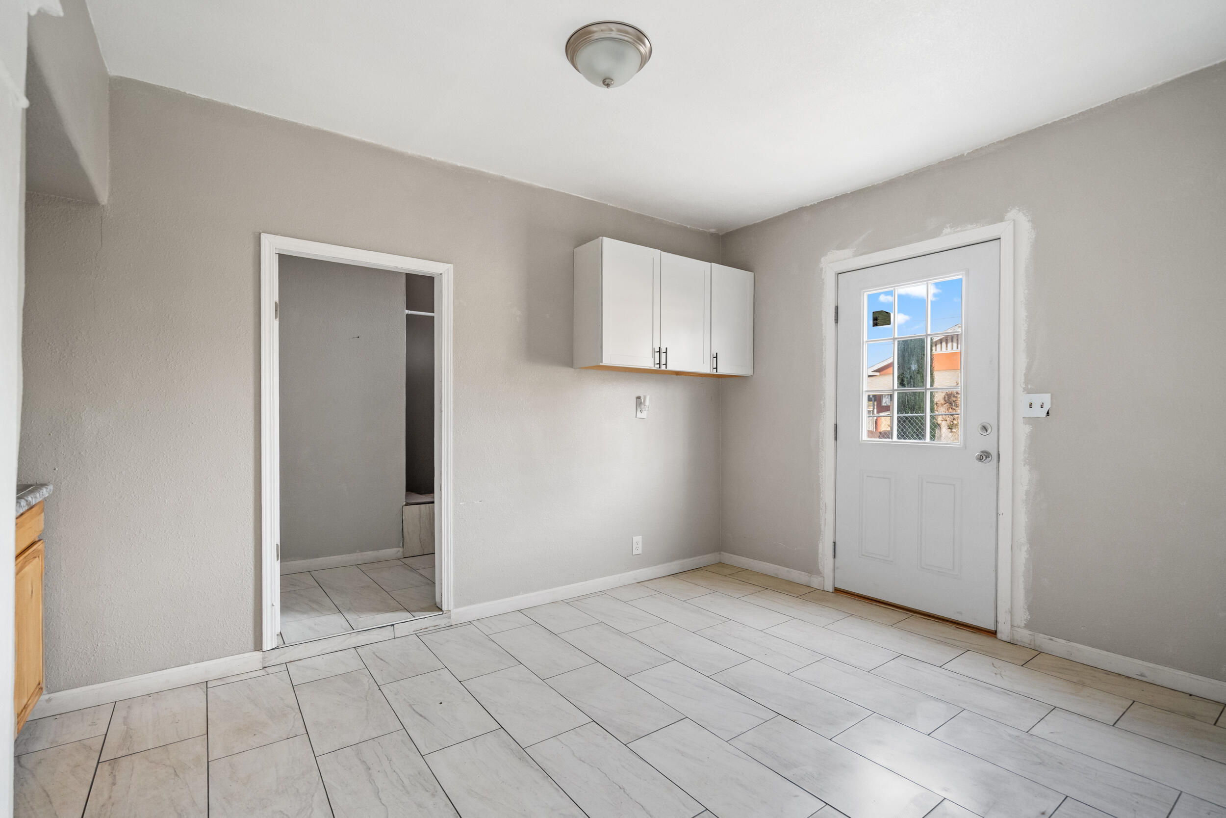 24 E School Ave #4, Porterville, CA 93257