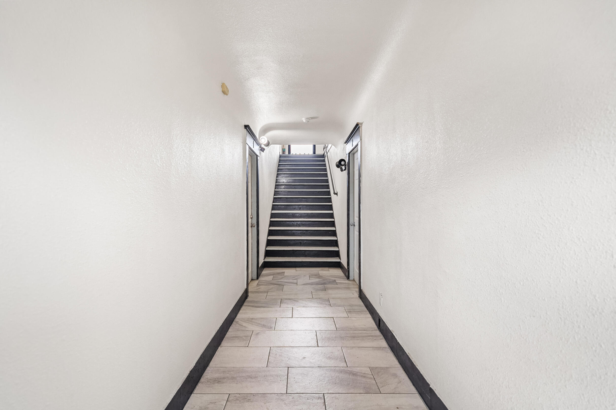 24 E School Ave #4, Porterville, CA 93257