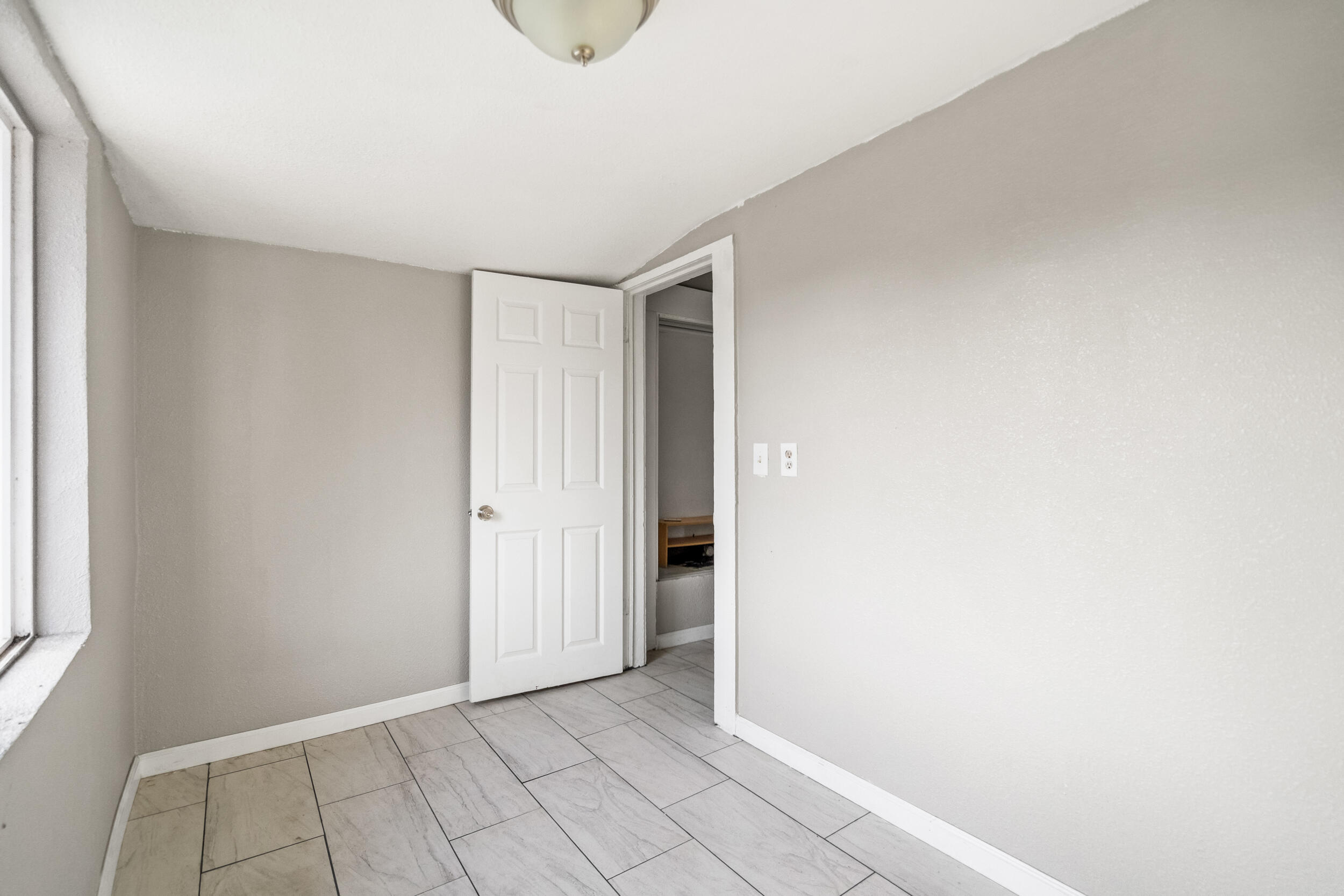 24 E School Ave #4, Porterville, CA 93257